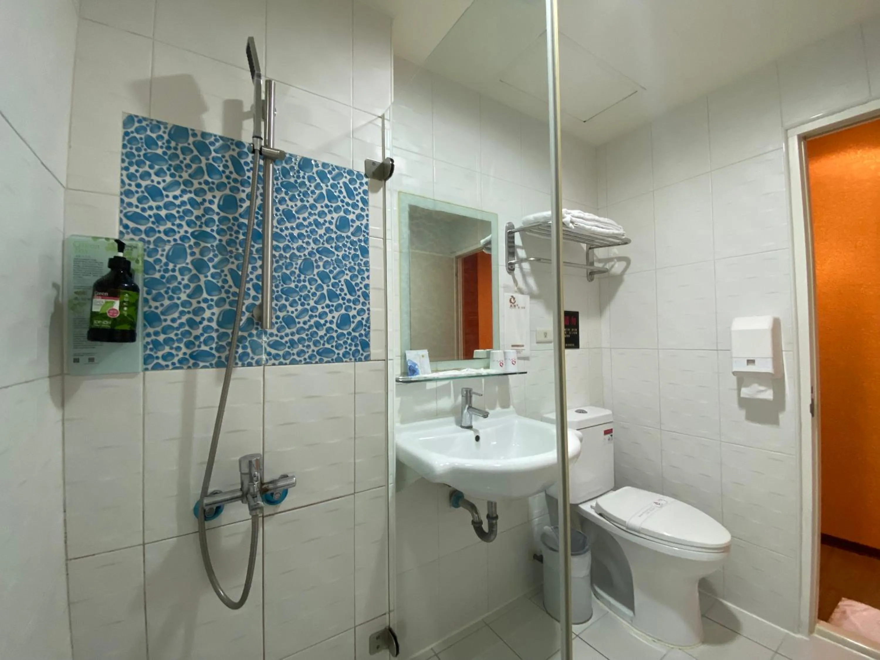 Bathroom in 花鄉商旅 左營店 Hua Xiang Hotel-Zuoying