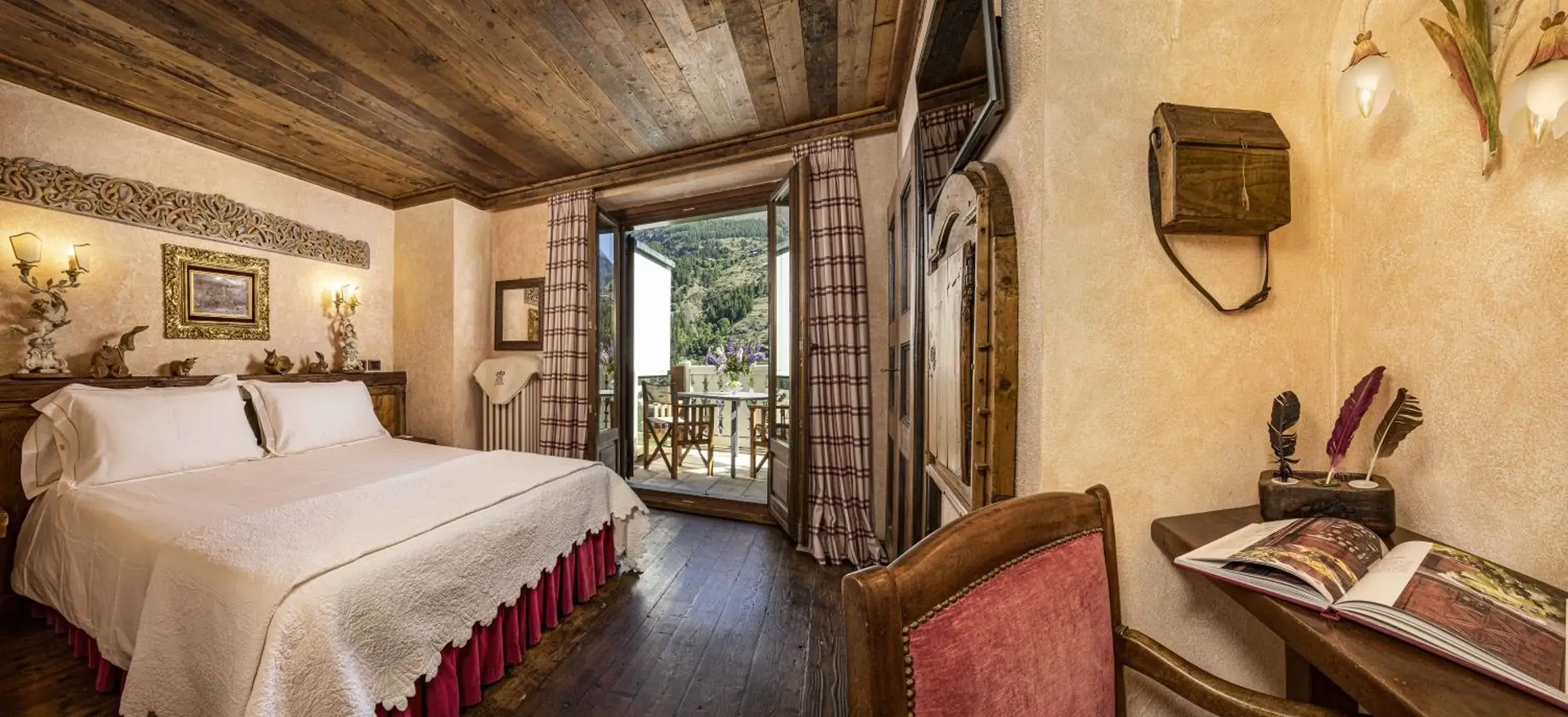 Small Double or Twin Room in Bellevue Hotel & SPA Small Double or Twin Room in Bellevue Hotel & SPA