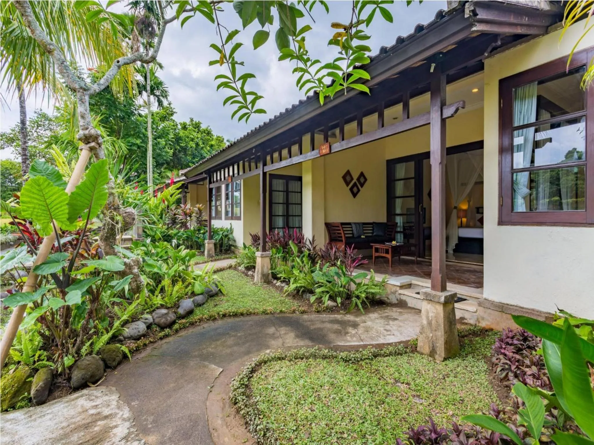 Property building in Anini Raka Resort & Spa