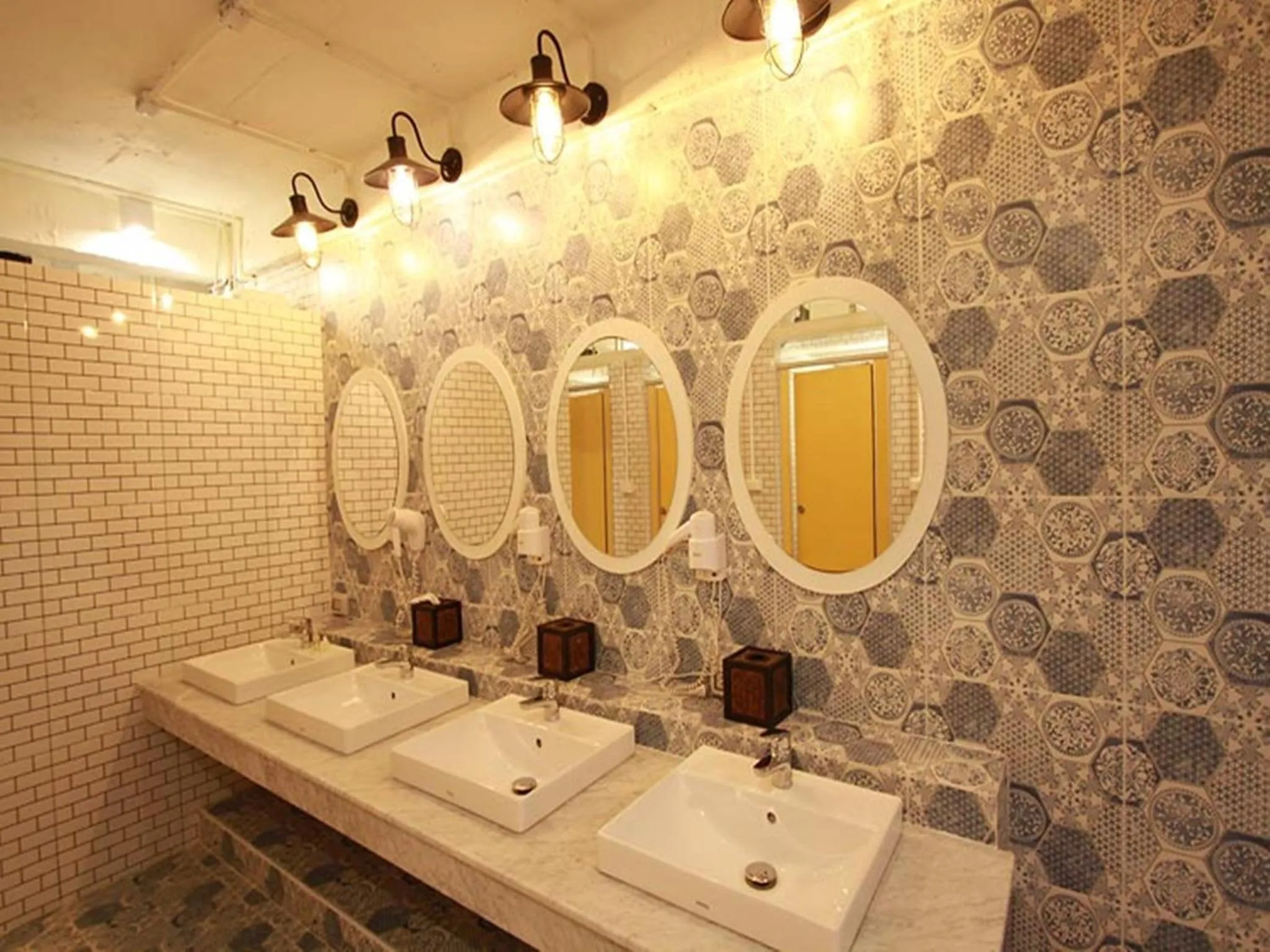 Bathroom in Sino Hostel @ Kata