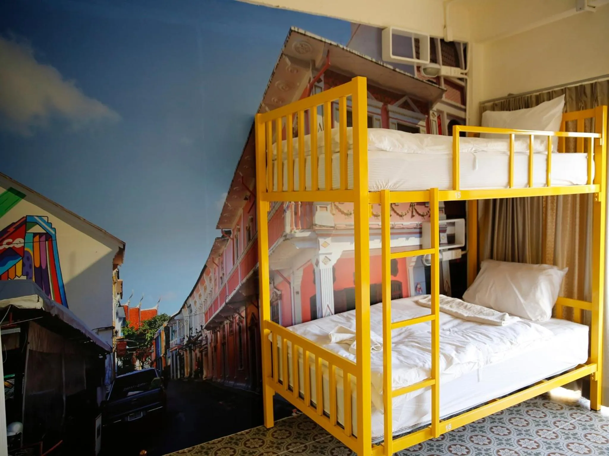 bunk bed in Sino Hostel @ Kata