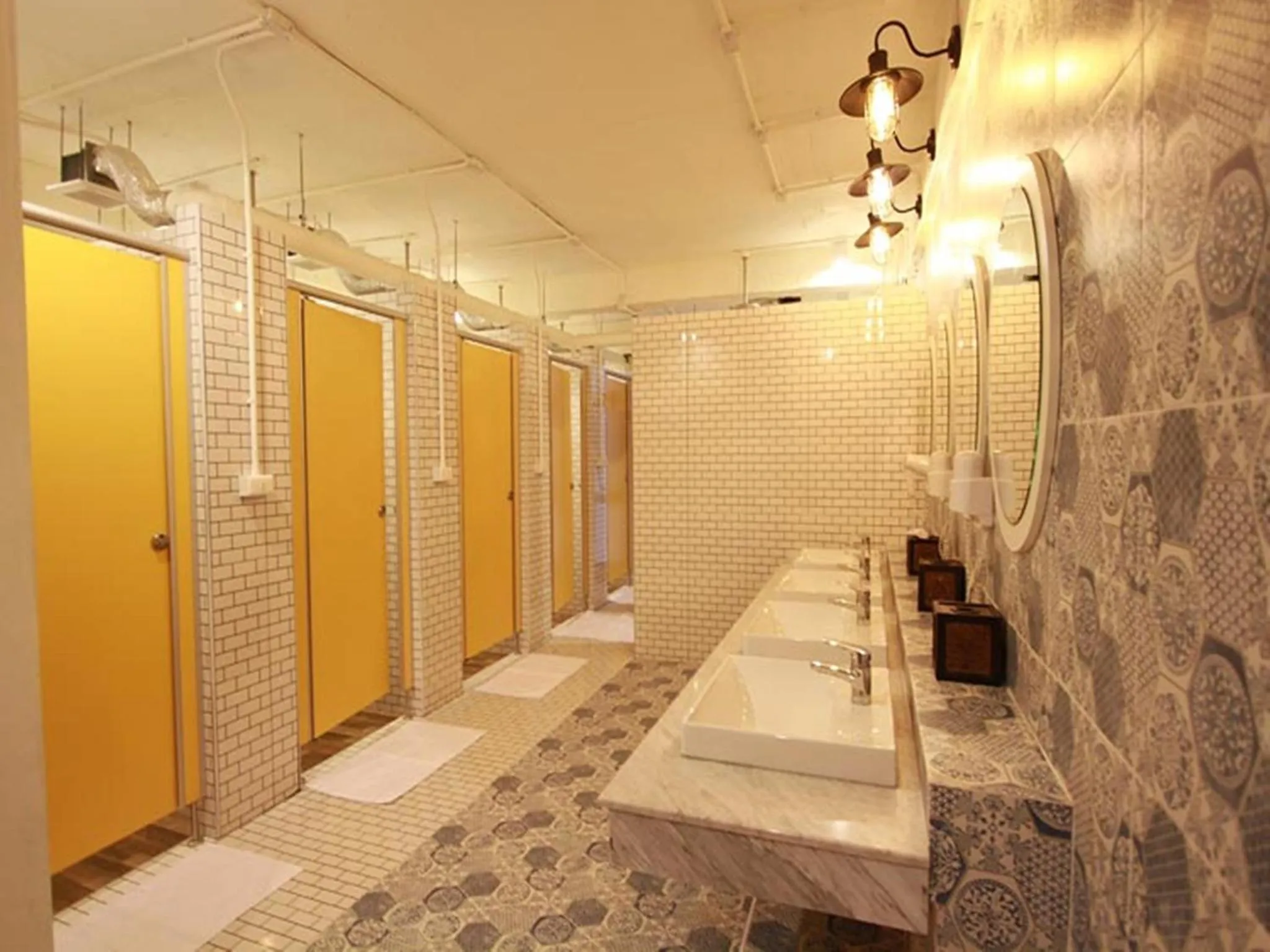 Bathroom in Sino Hostel @ Kata