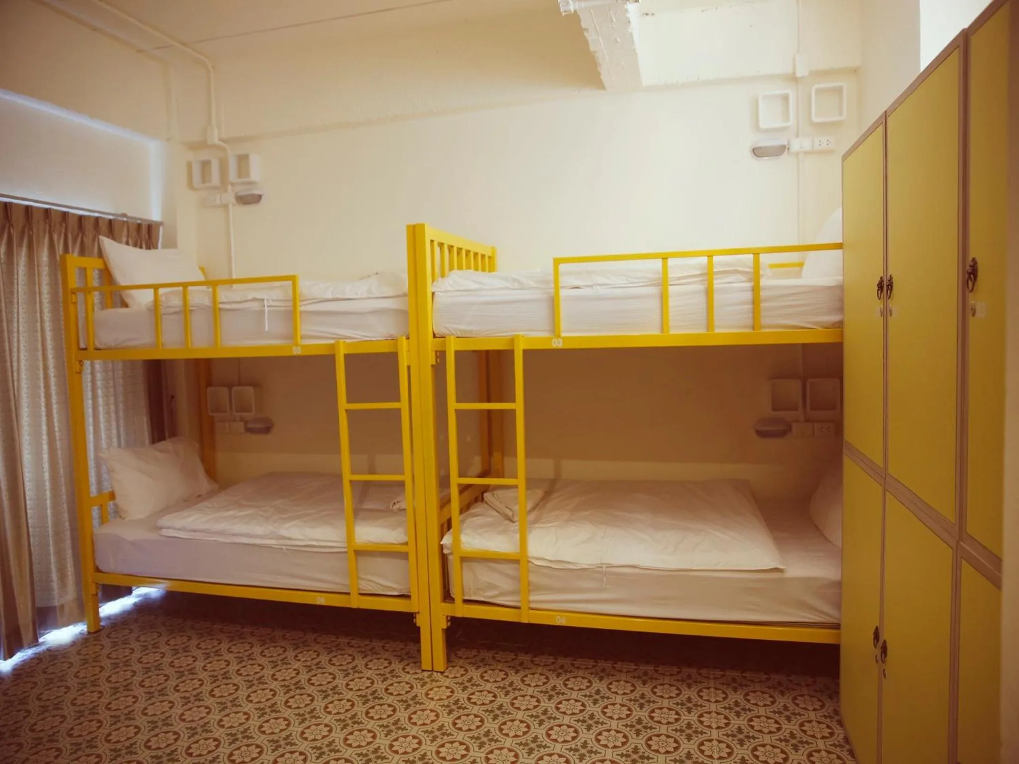 bunk bed in Sino Hostel @ Kata