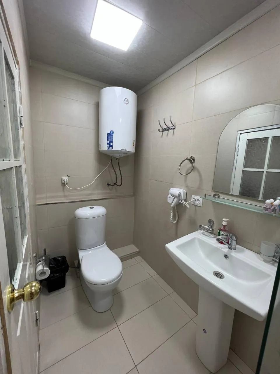 Shower in Hotel Legende