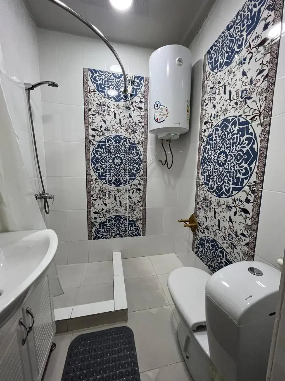 Large Double Room in Hotel Legende Large Double Room in Hotel Legende