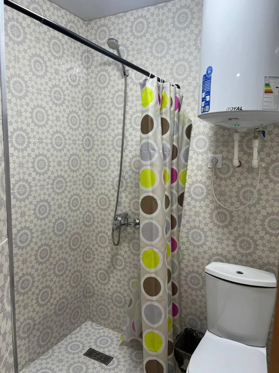 Shower in Hotel Legende