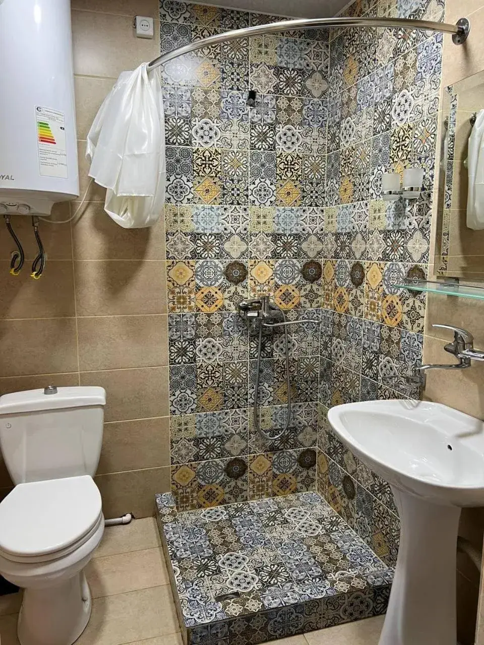 Twin Room with Private Bathroom in Hotel Legende Twin Room with Private Bathroom in Hotel Legende