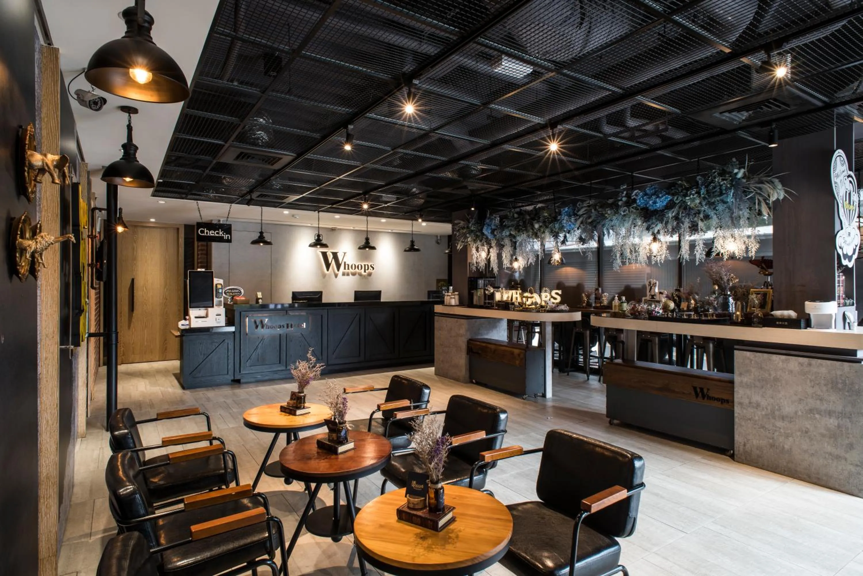 Lounge or bar in Whoops Hotel