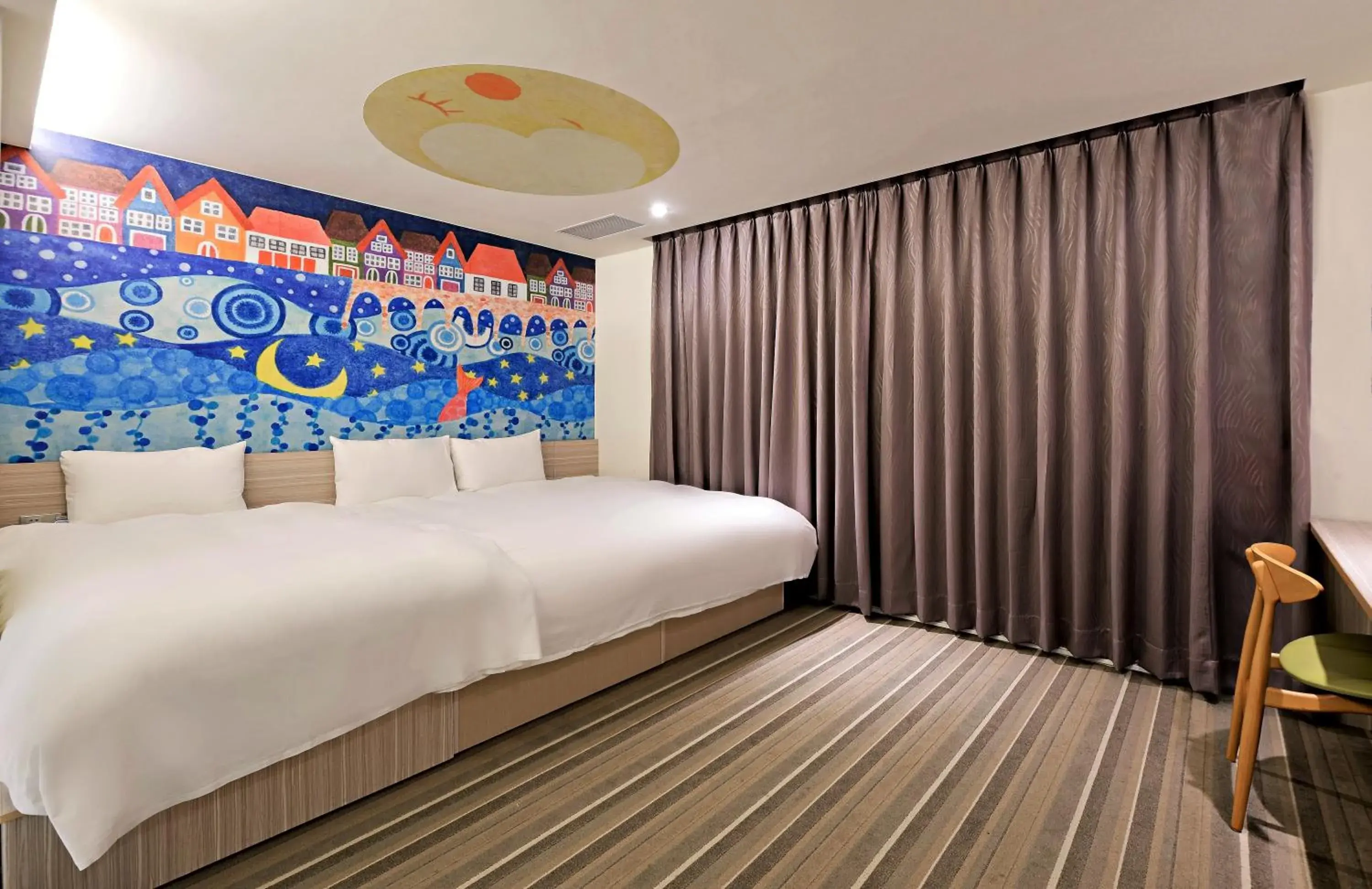 Deluxe Triple Room in Whoops Hotel Deluxe Triple Room in Whoops Hotel