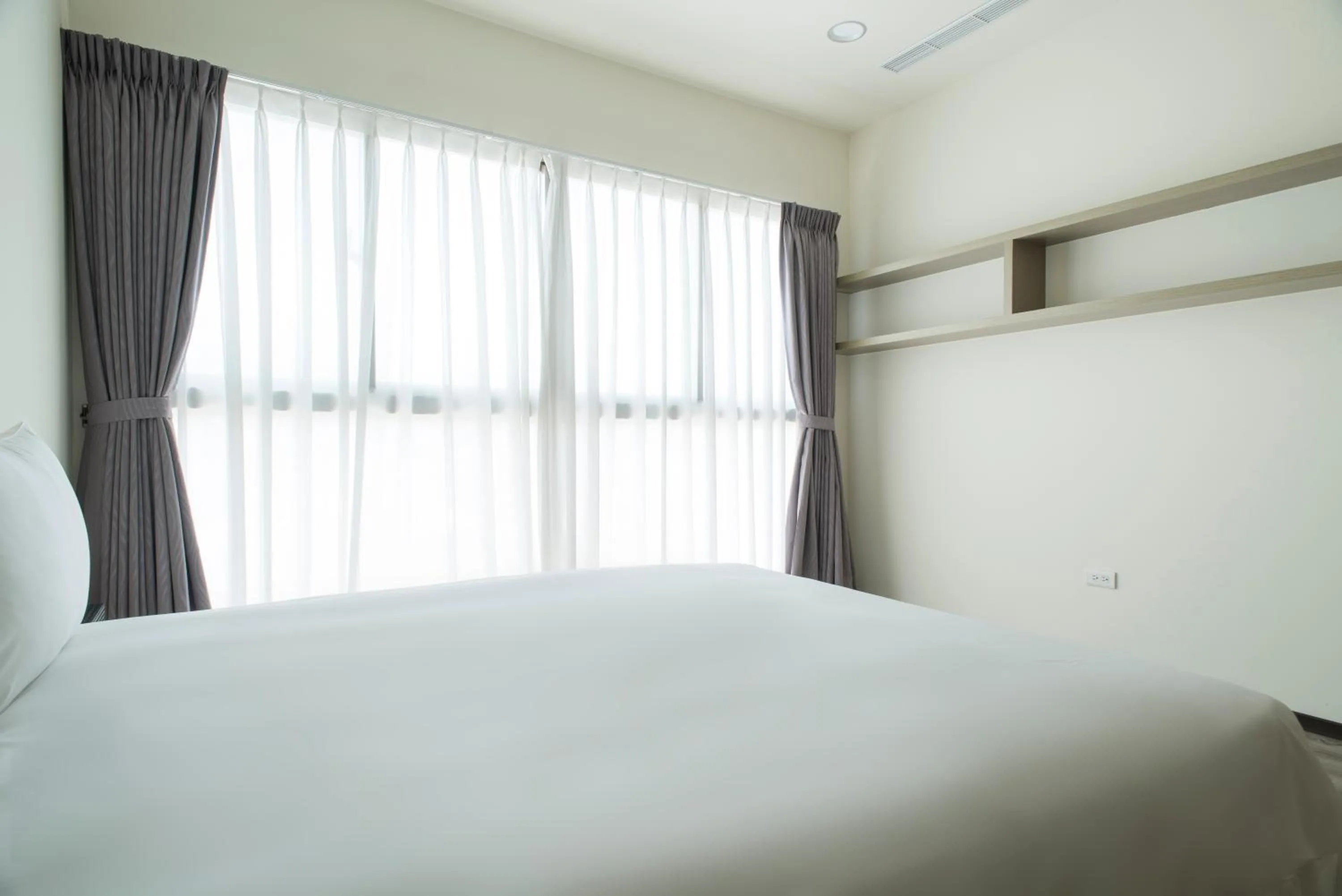 Bedroom, Bed in Whoops Hotel