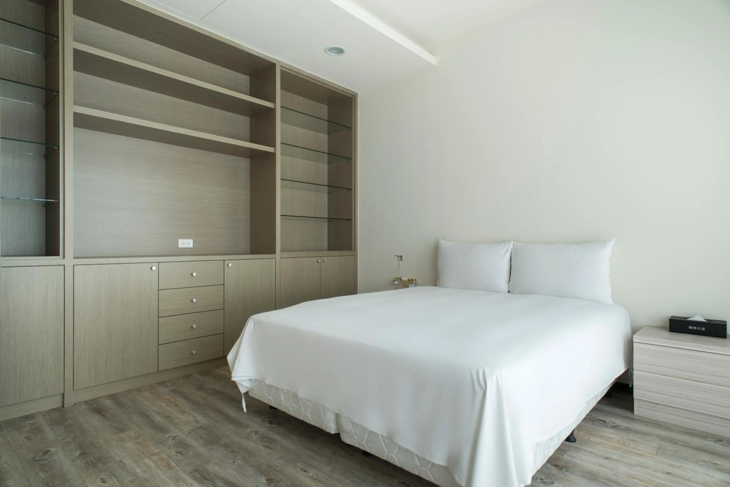 Photo of the whole room, Bed in Whoops Hotel