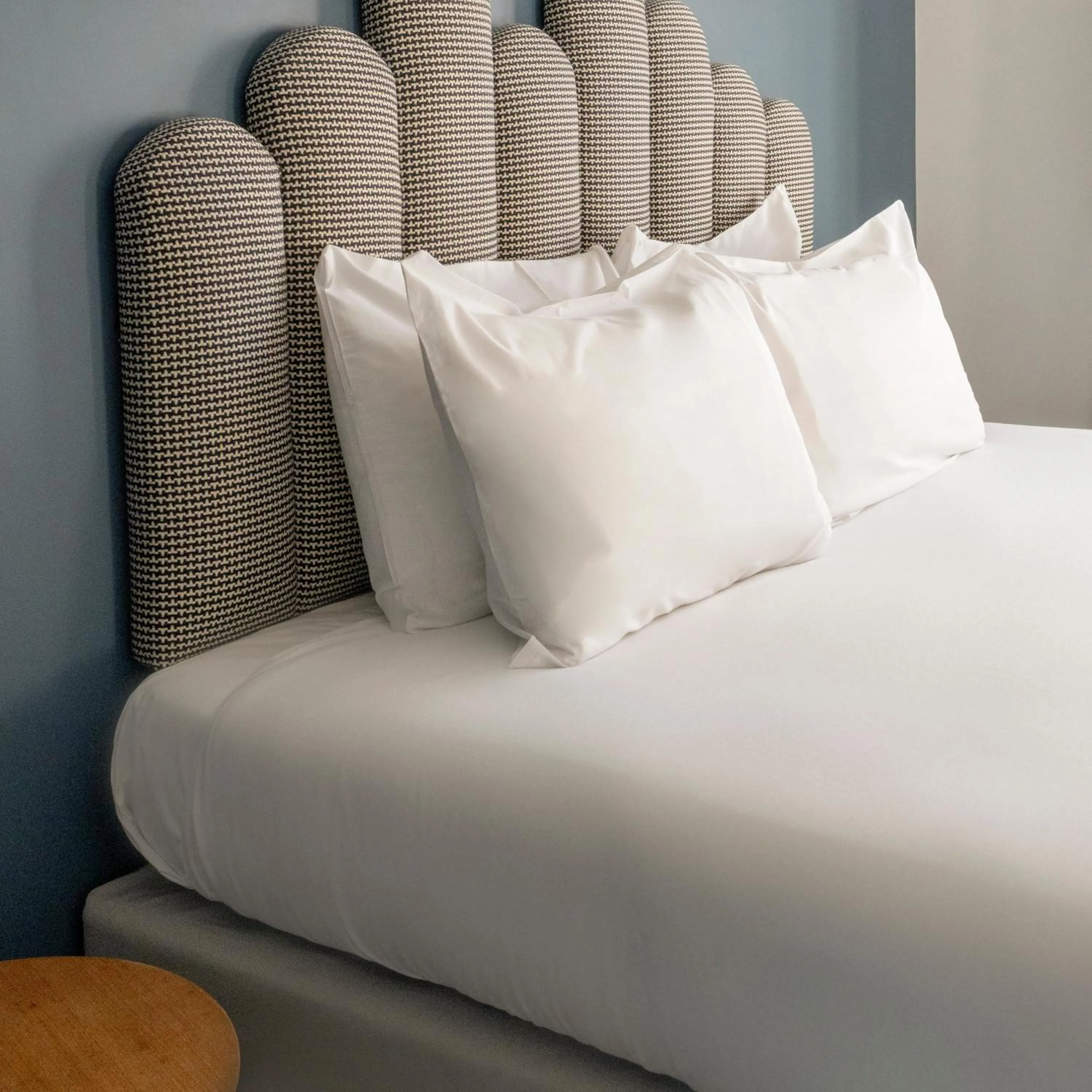 Bed in Hotel Paradis