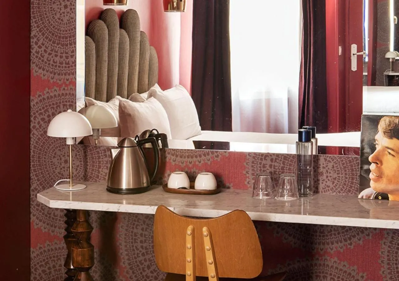 Bedroom in Hotel Paradis