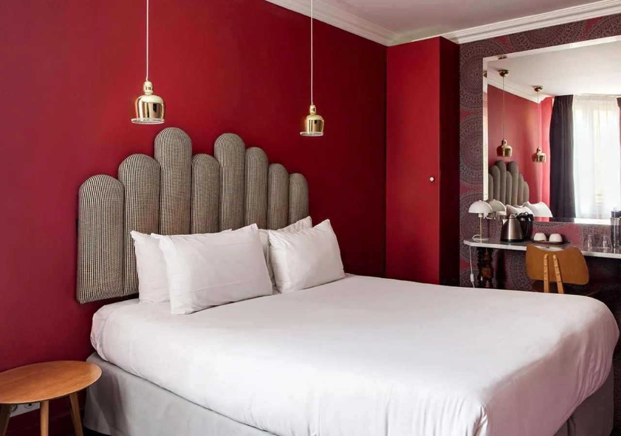 Bedroom, Bed in Hotel Paradis