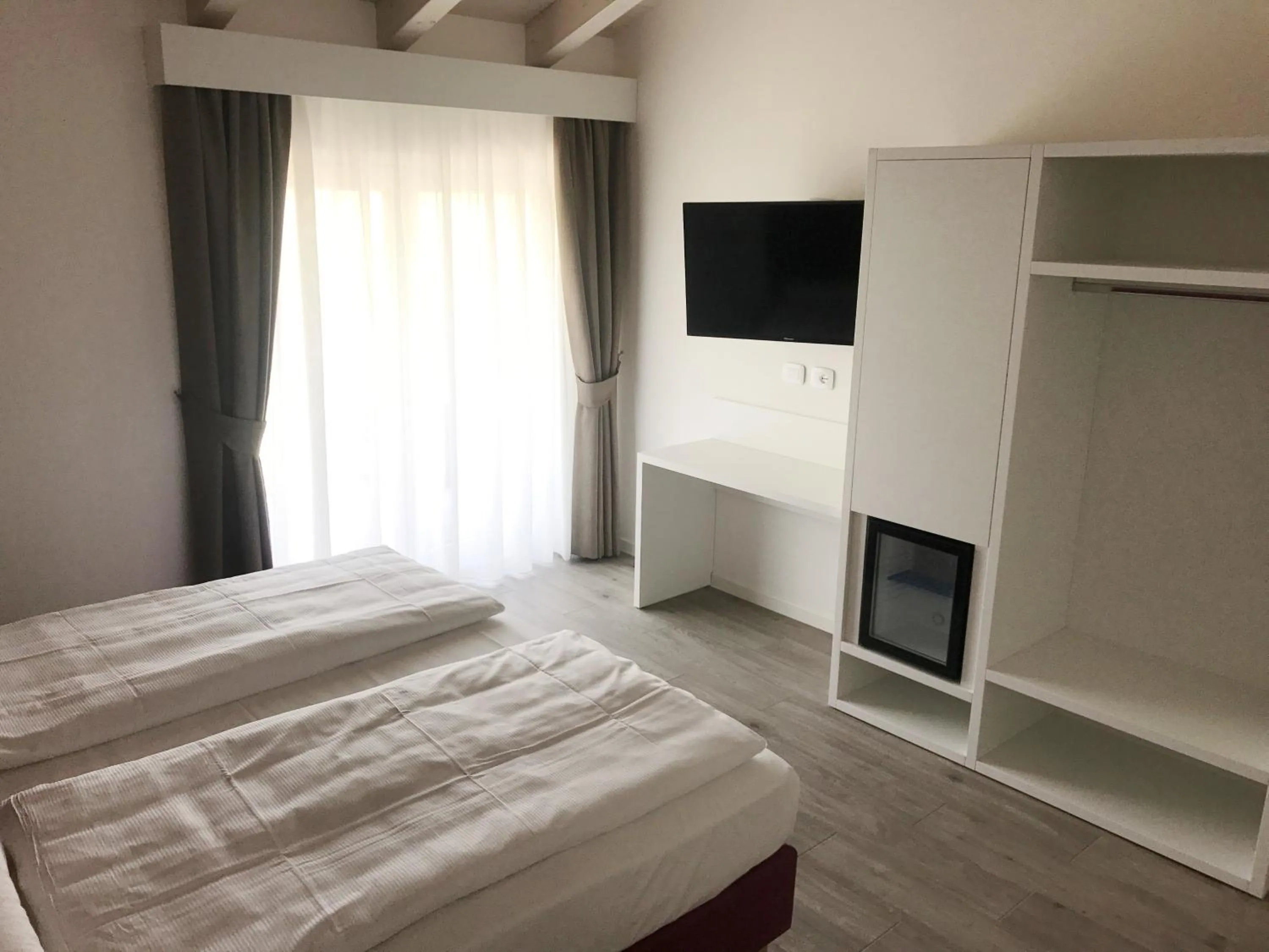TV and multimedia, Bed in Maso Tobel Riva del Garda