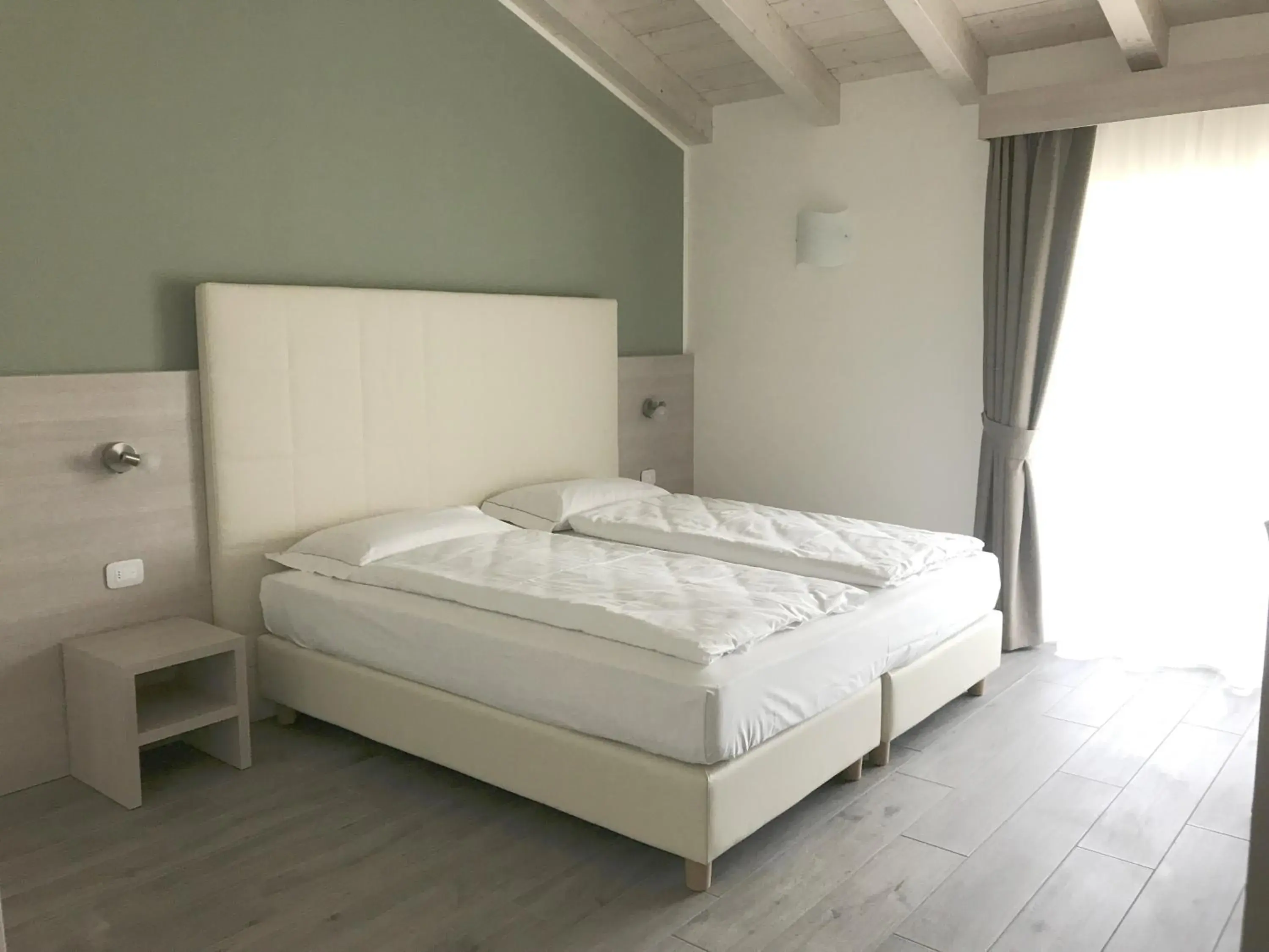 Standard Double or Twin Room with Balcony in Maso Tobel Riva del Garda Standard Double or Twin Room with Balcony in Maso Tobel Riva del Garda