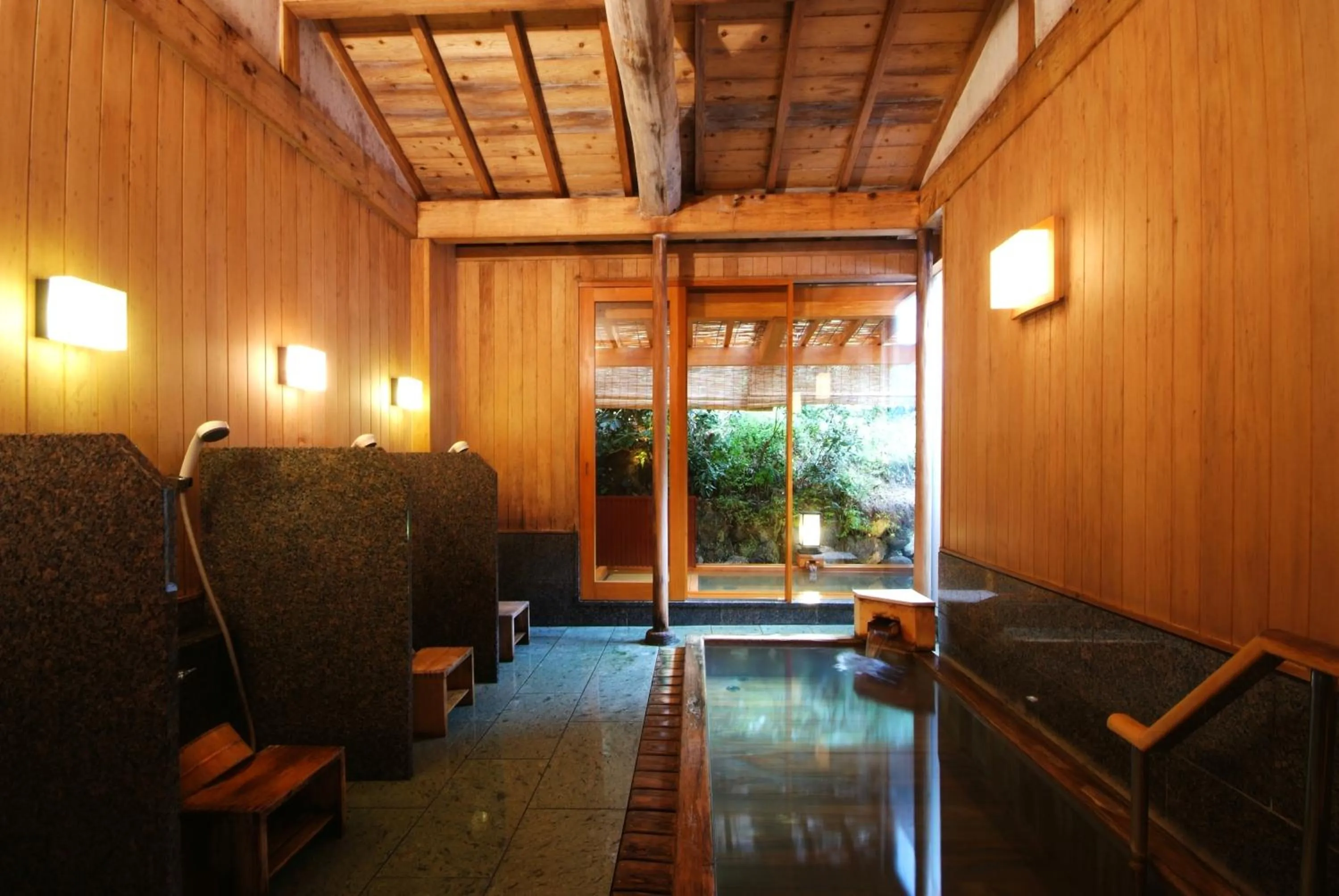 Hot Spring Bath in Hanaikada