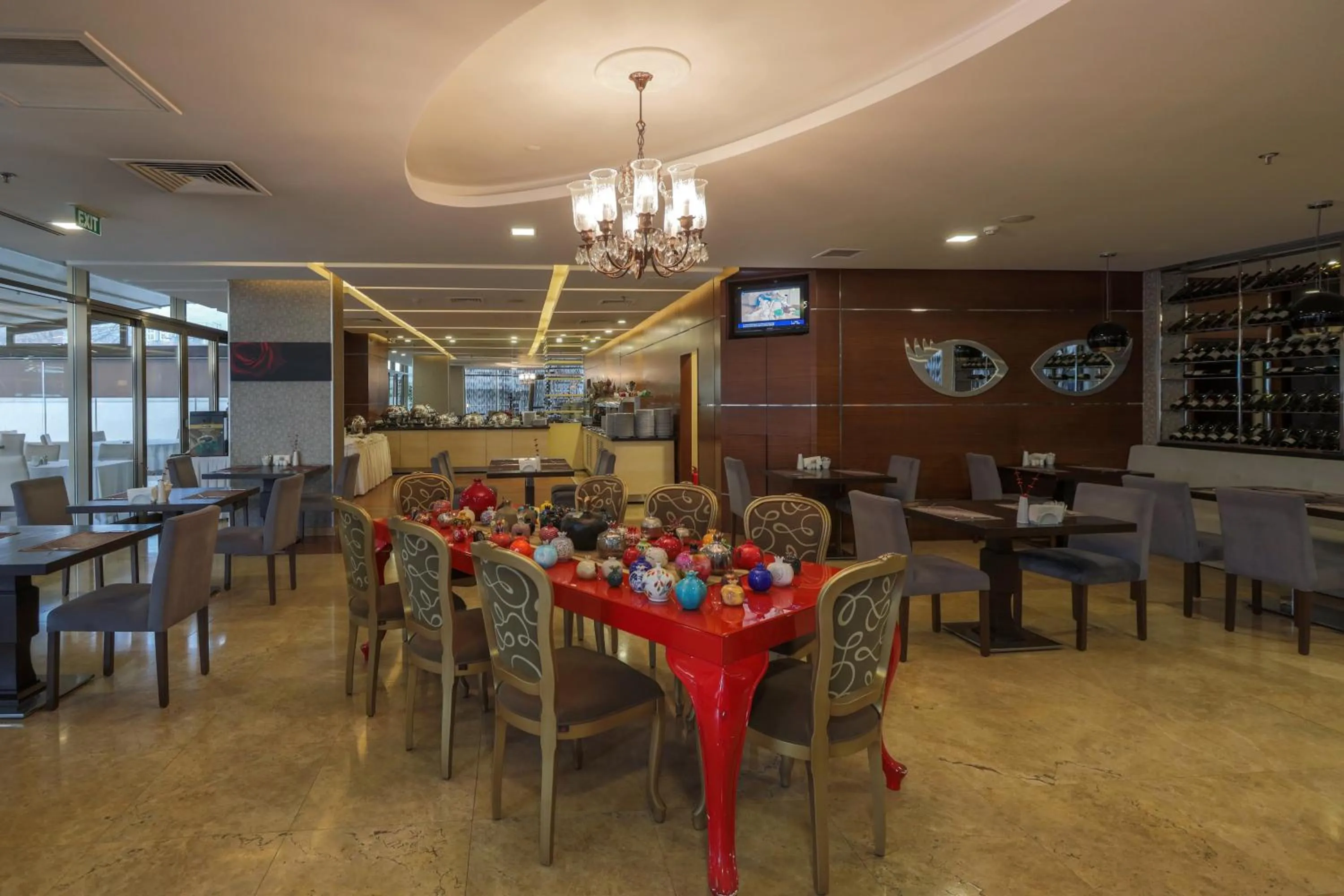 Restaurant/places to eat in Niza Park Hotel