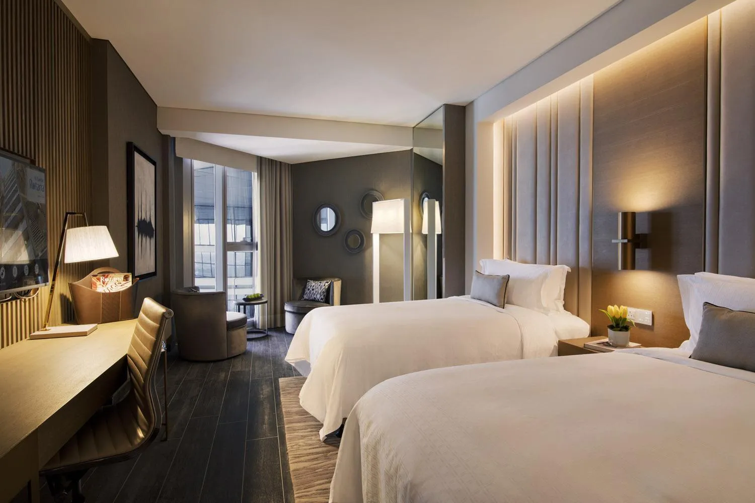 Bedroom, Bed in Al Bandar Rotana – Dubai Creek