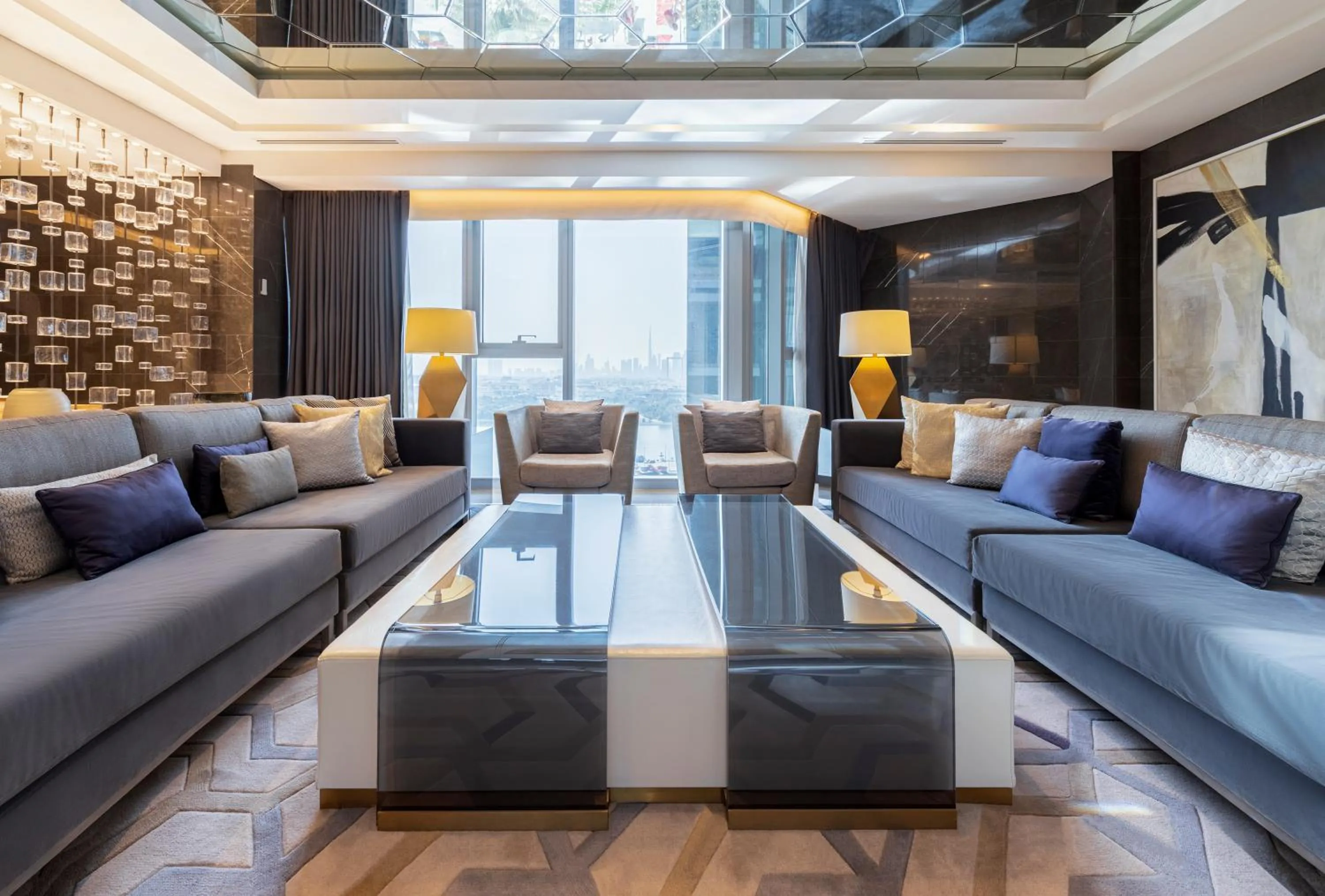 Living room in Al Bandar Rotana – Dubai Creek
