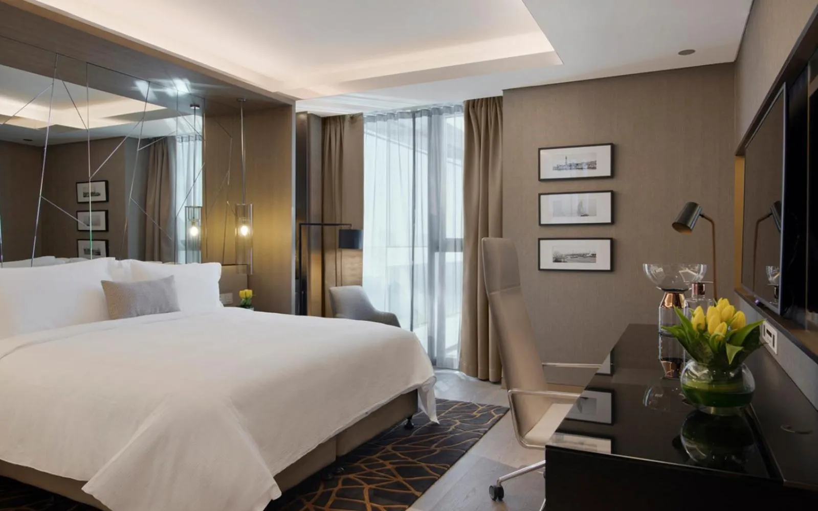 Bedroom, Bed in Al Bandar Rotana – Dubai Creek