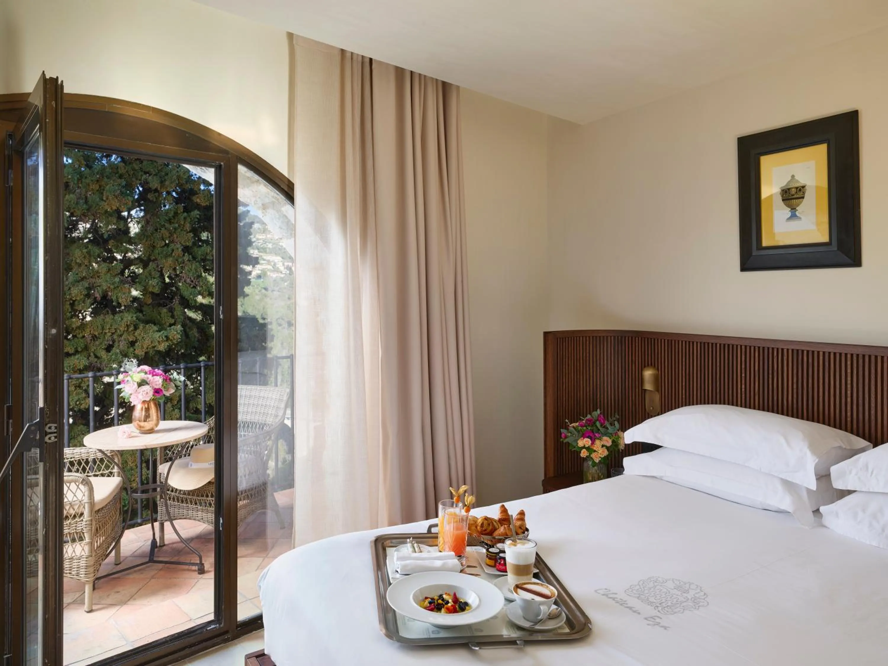 Breakfast, Bed in Chateau Eza