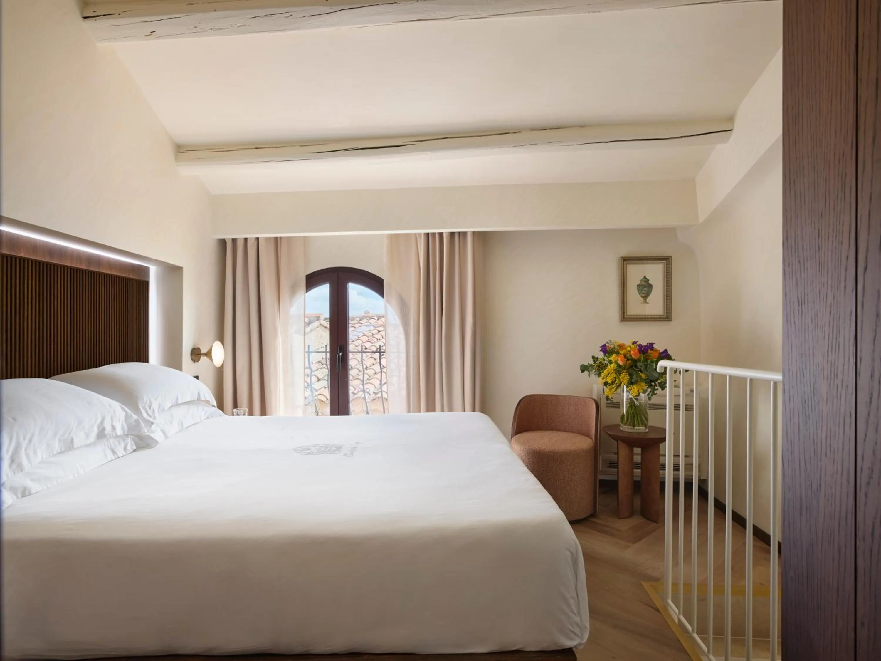 Bed in Chateau Eza