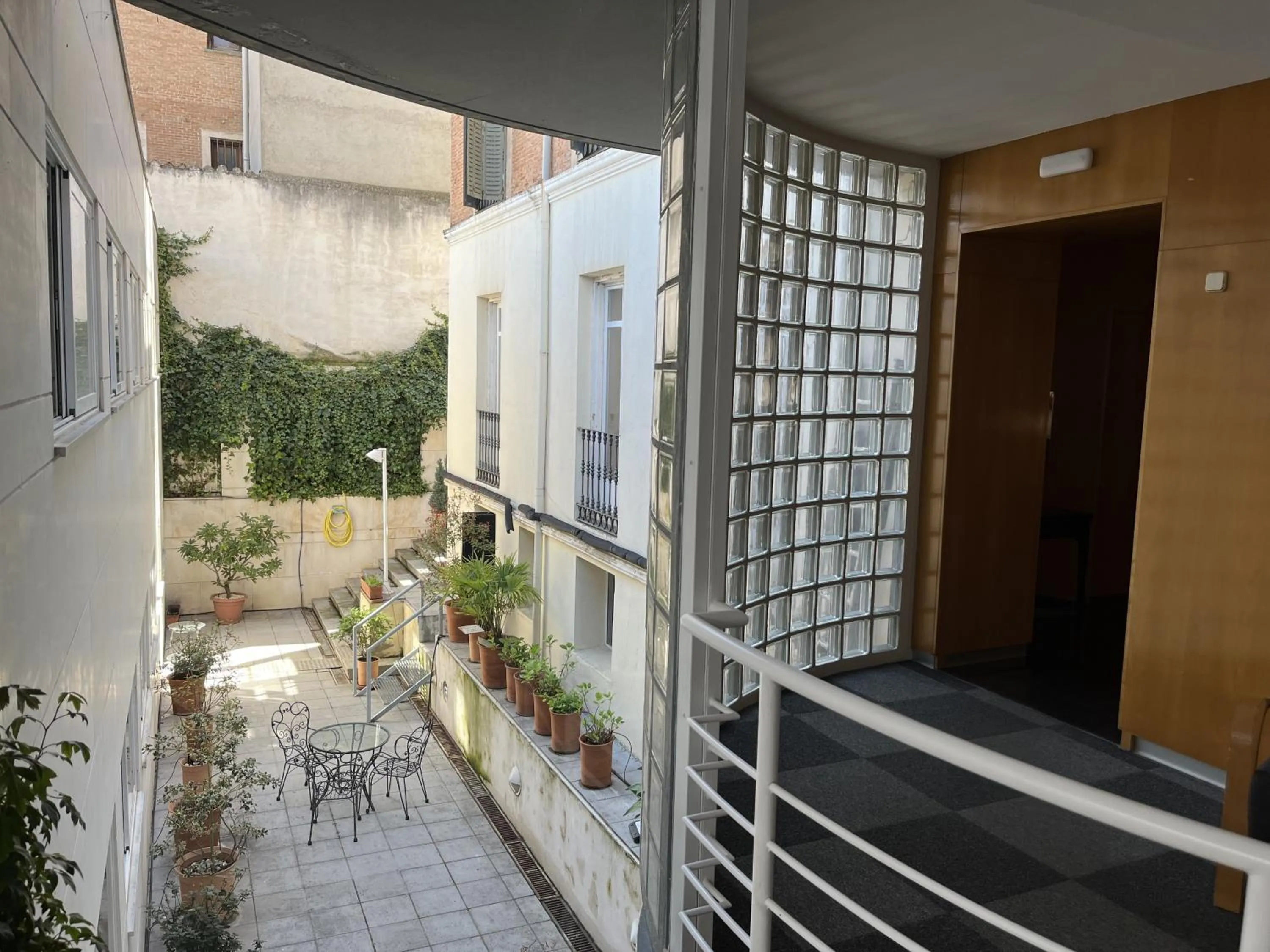 Property building in Hotel España