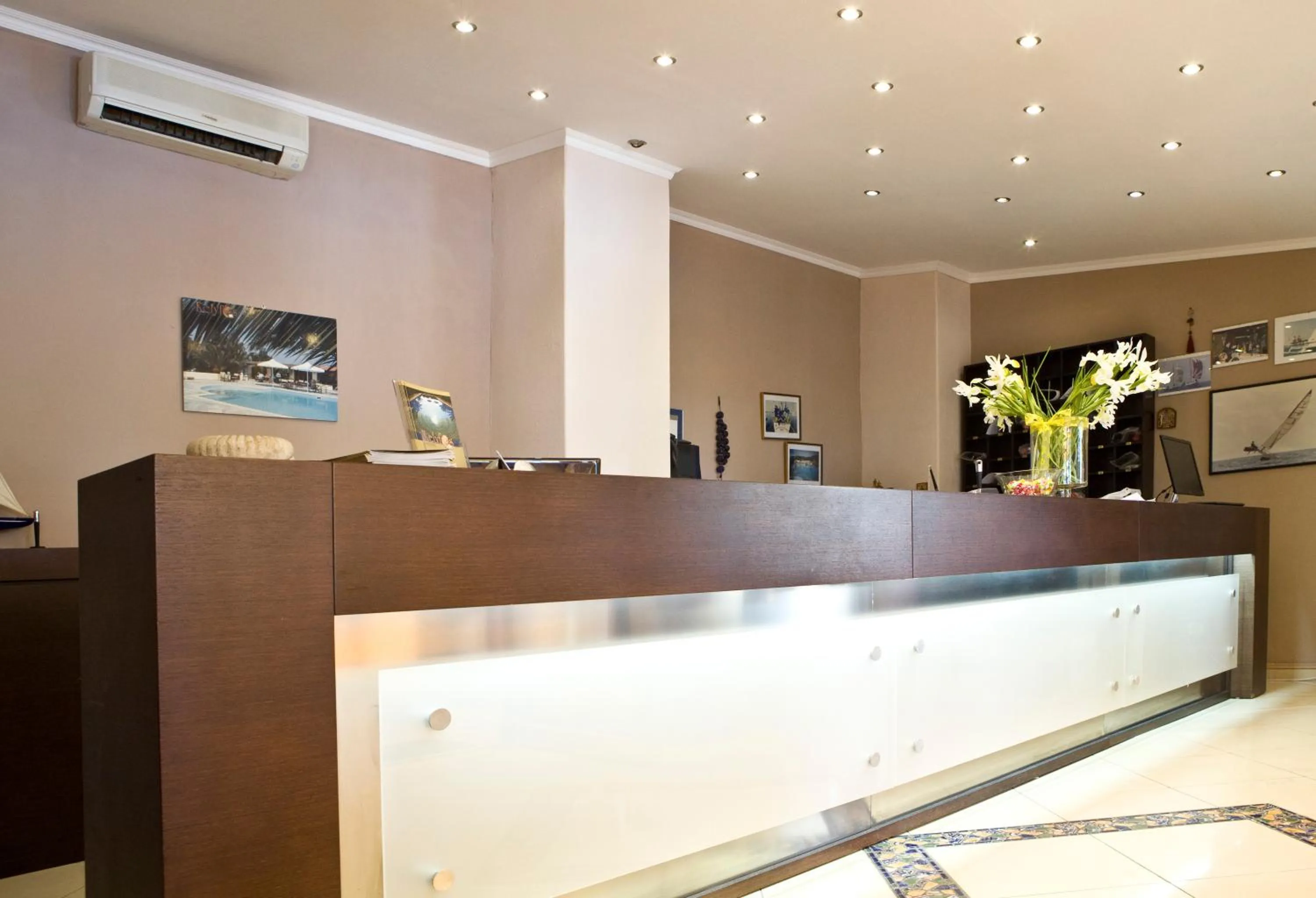 Lobby or reception in Kelyfos Hotel