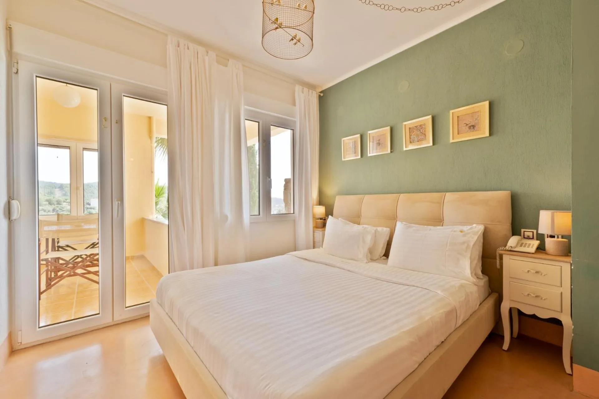 Bed in Kelyfos Hotel