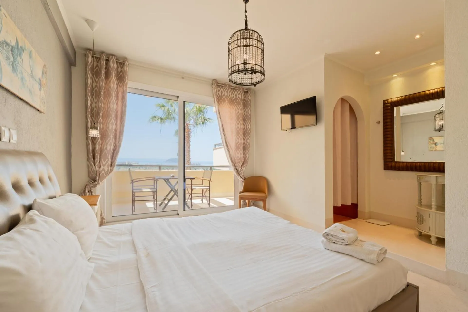 Bed in Kelyfos Hotel