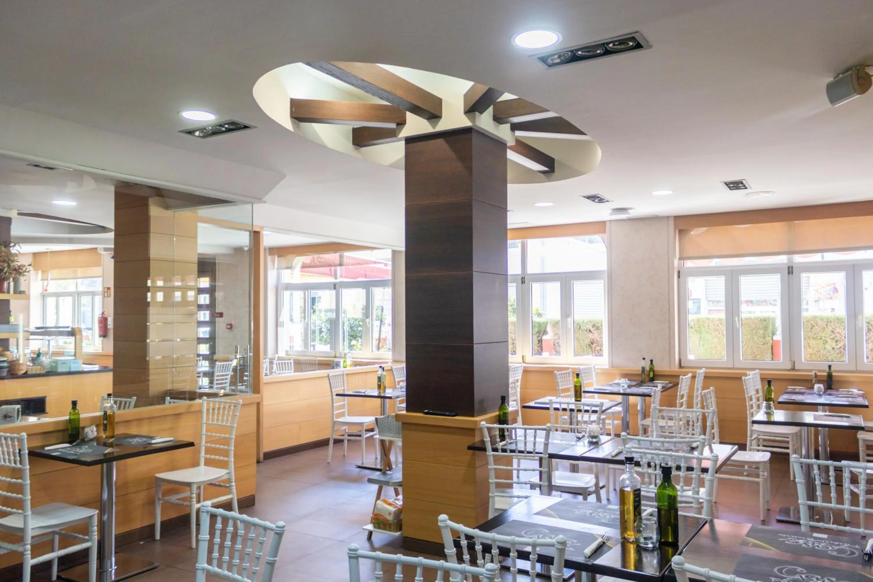 Restaurant/places to eat in Hotel Philadelfia