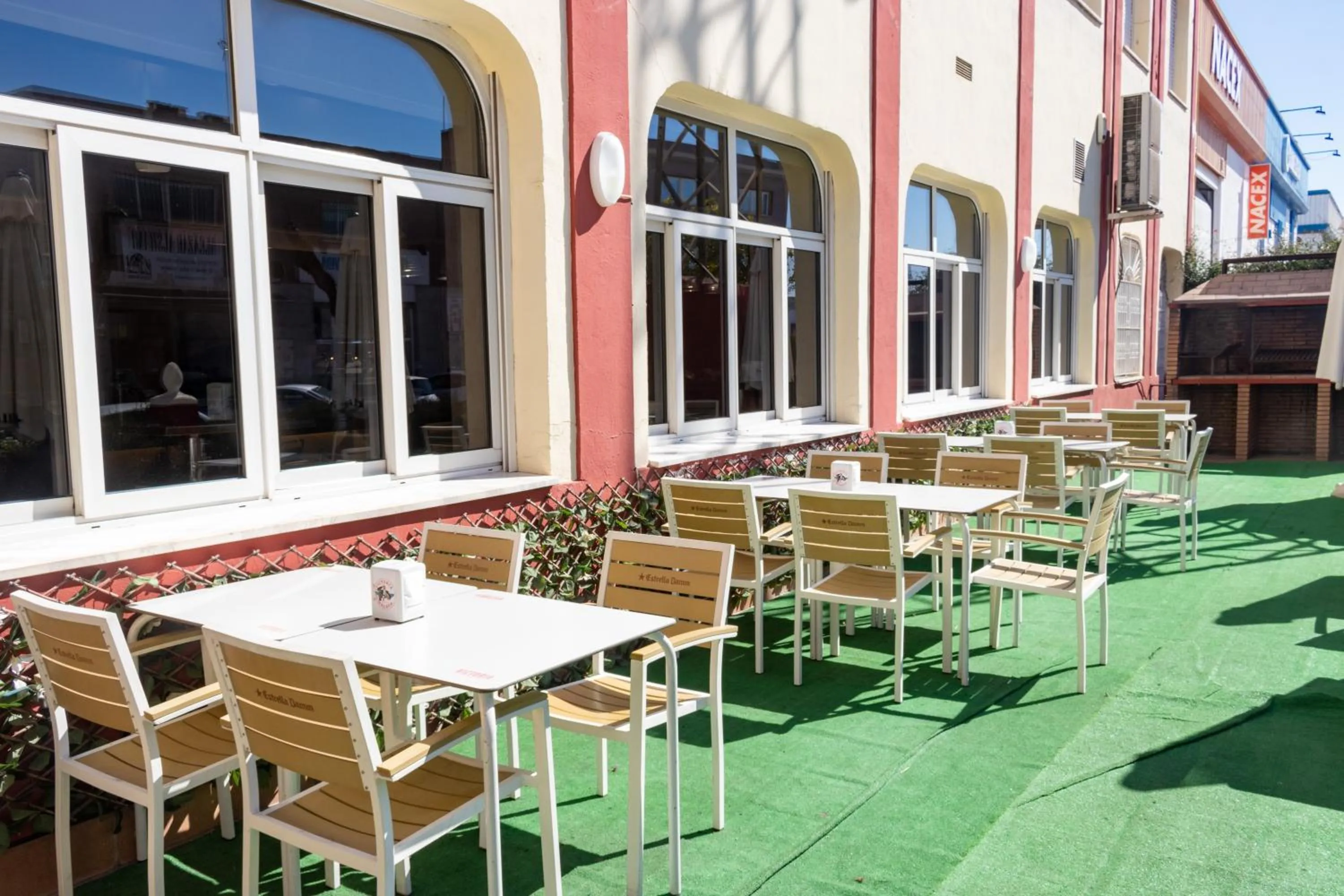 Restaurant/places to eat in Hotel Philadelfia