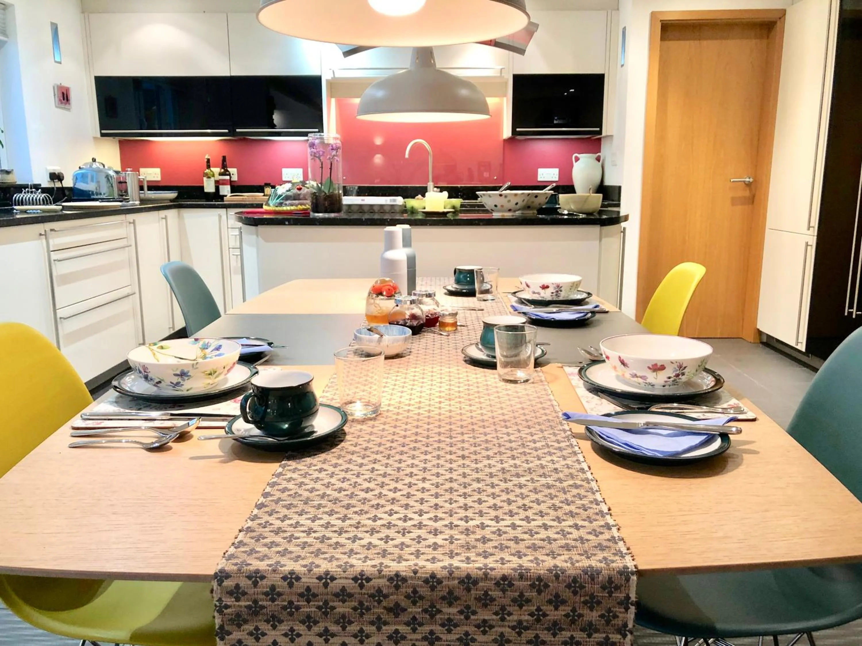 Restaurant/places to eat in Laurels