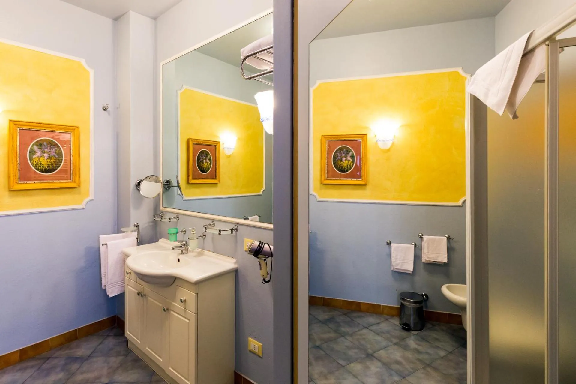 Bathroom in Antica Residenza D'Azeglio Room&Breakfast di Charme