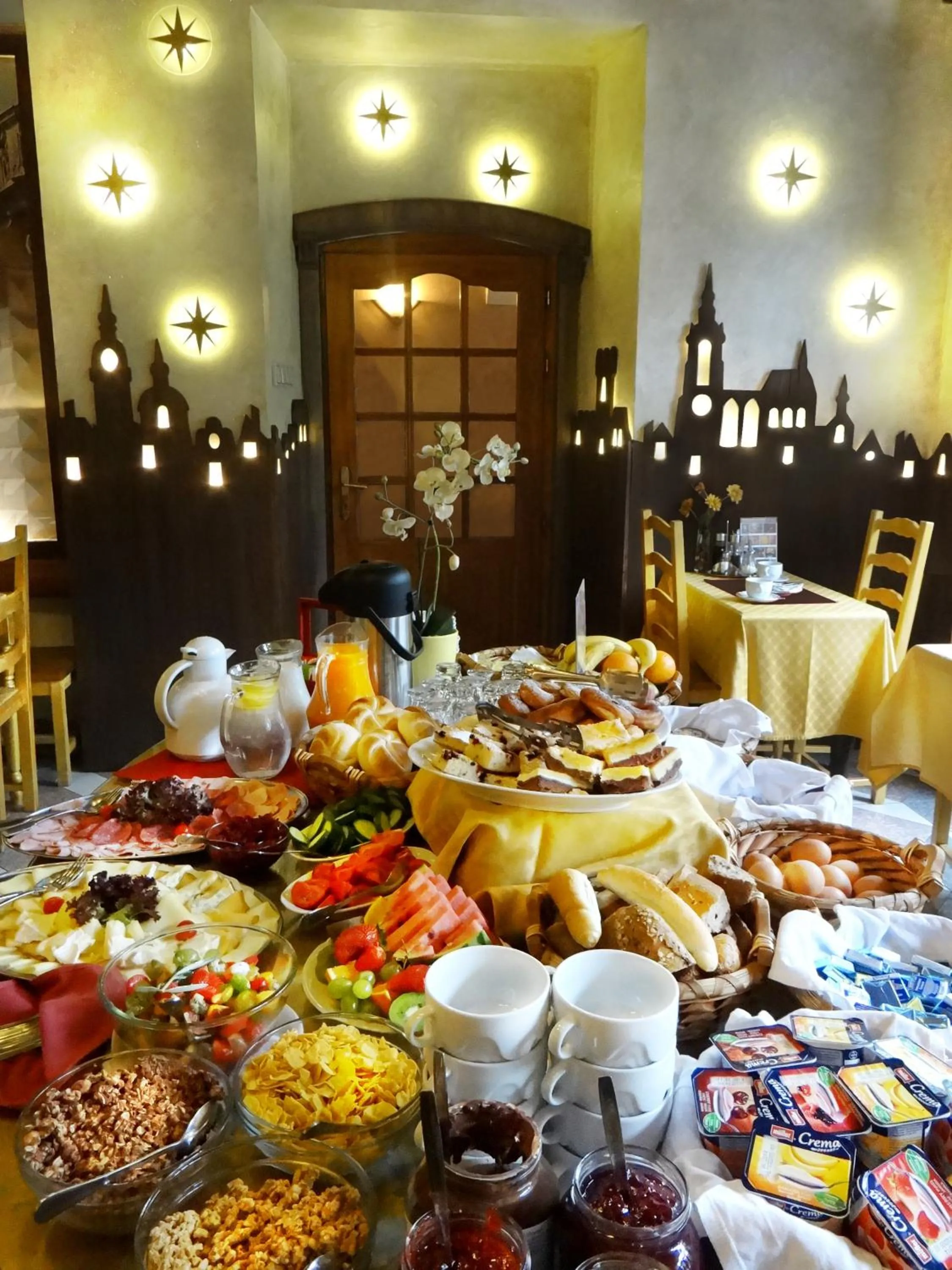 Restaurant/places to eat in Hotel U Kříže