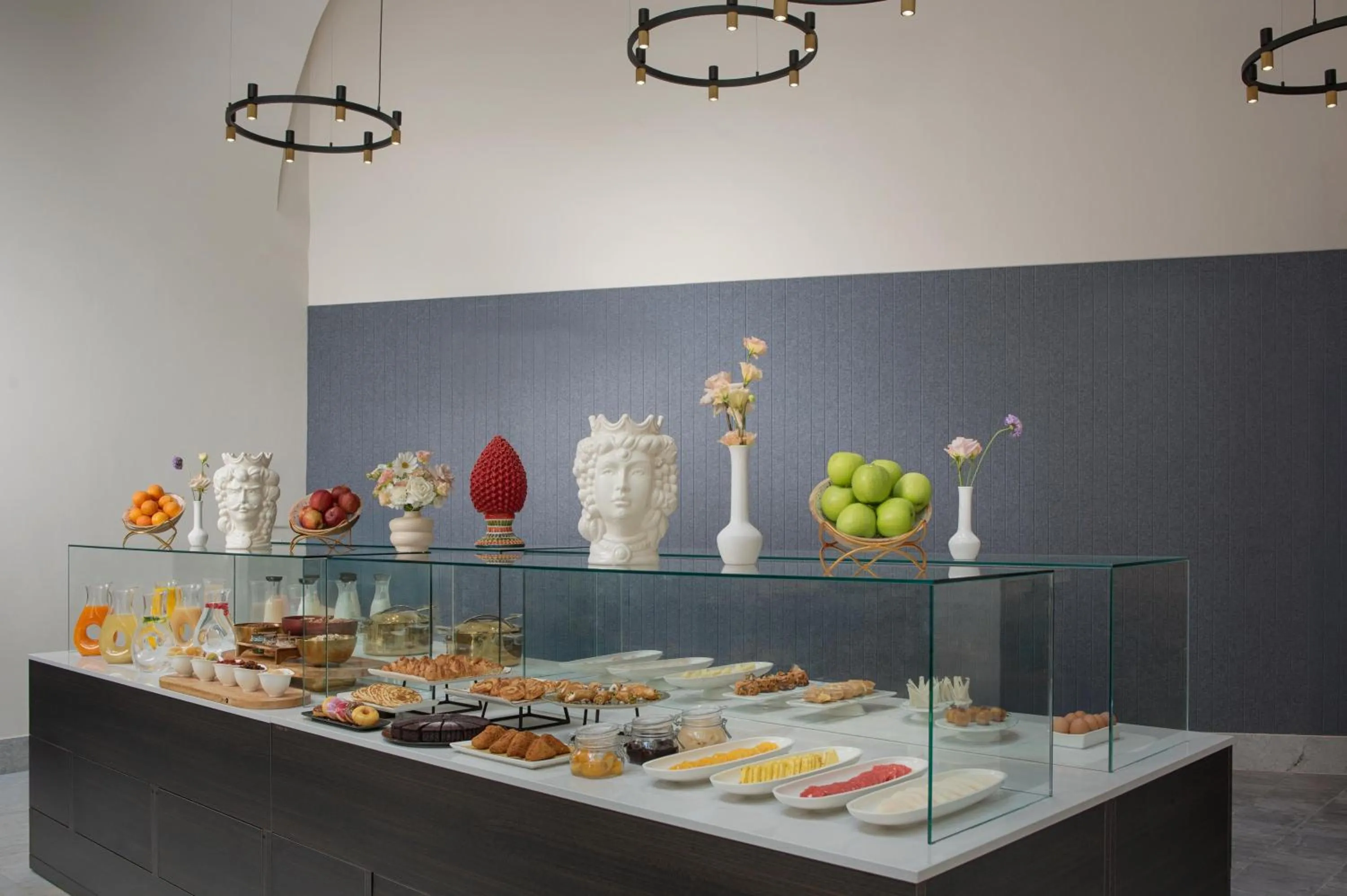 Restaurant/places to eat in NH Collection Palermo Palazzo Sitano