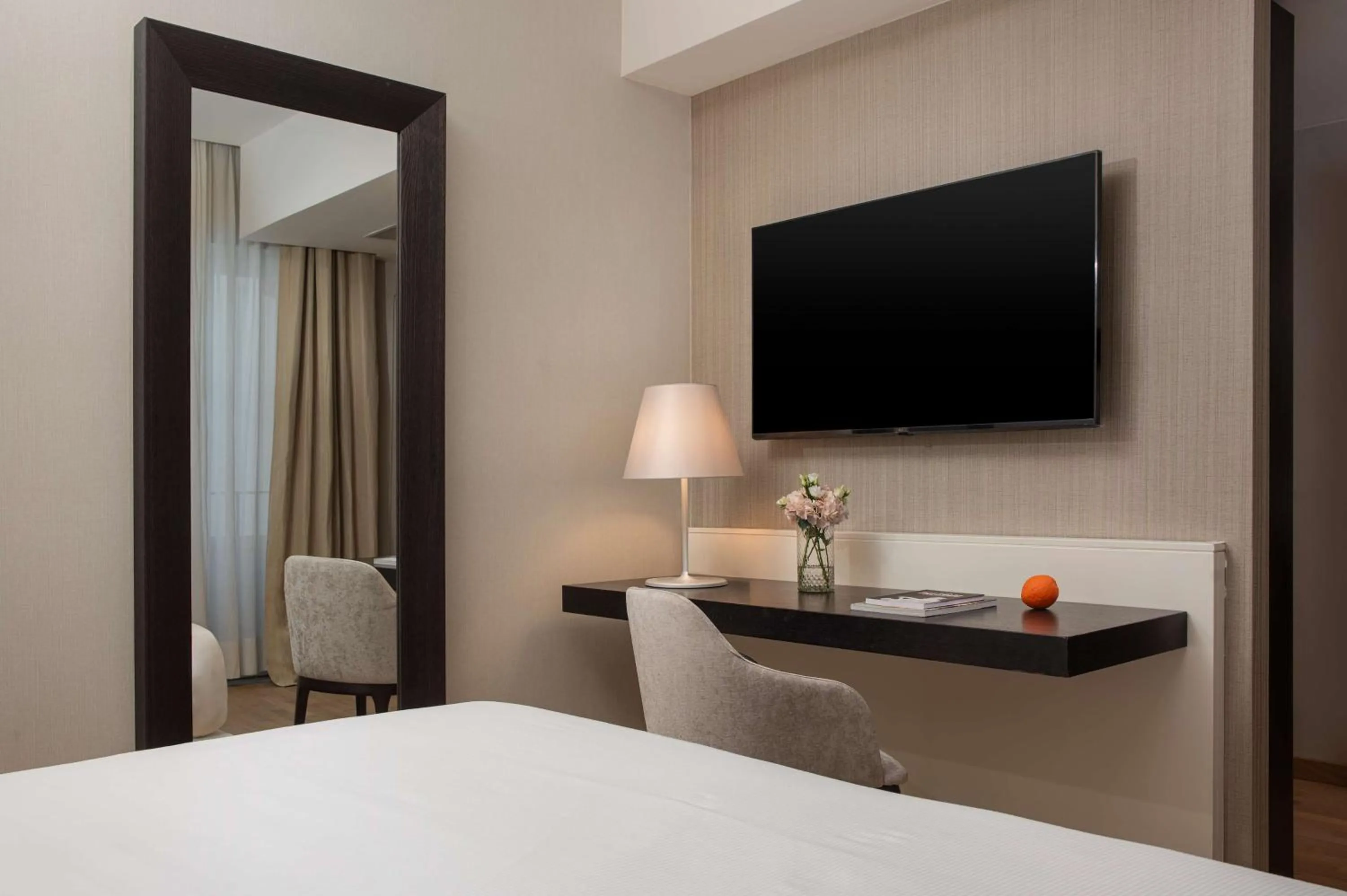 Other, Bed in NH Collection Palermo Palazzo Sitano