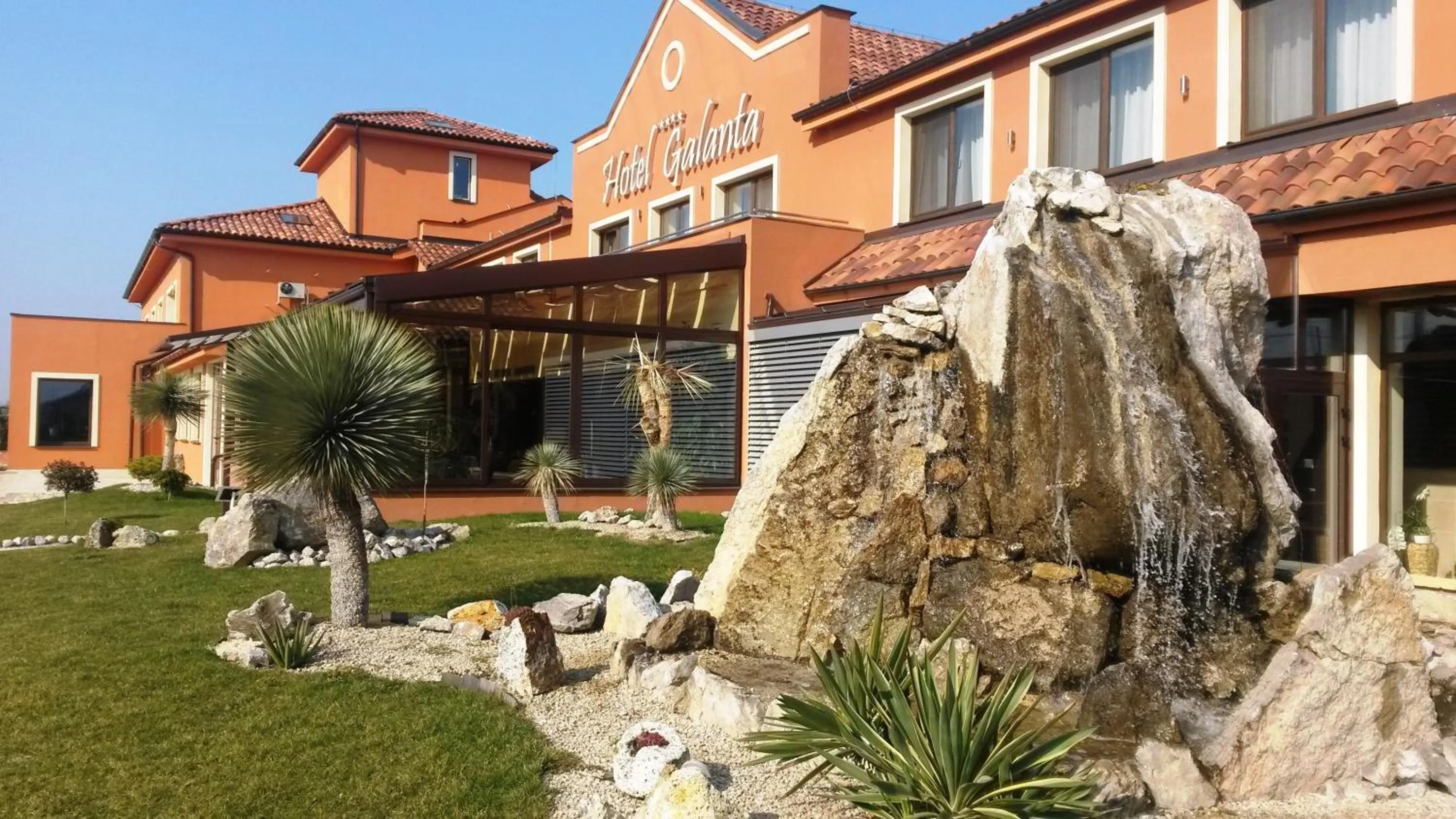 Facade/entrance in Hotel Galanta