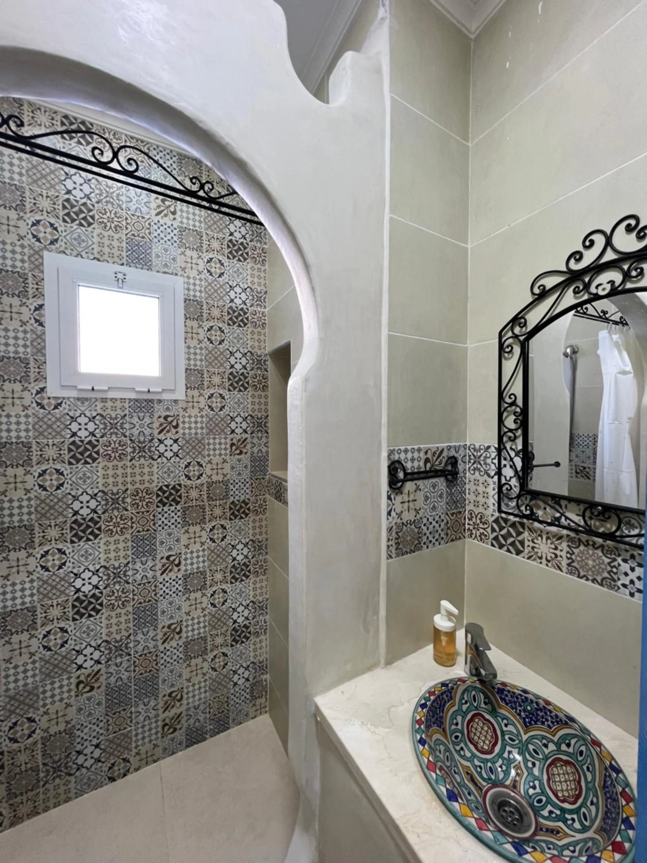 Shower in Puerta Azul