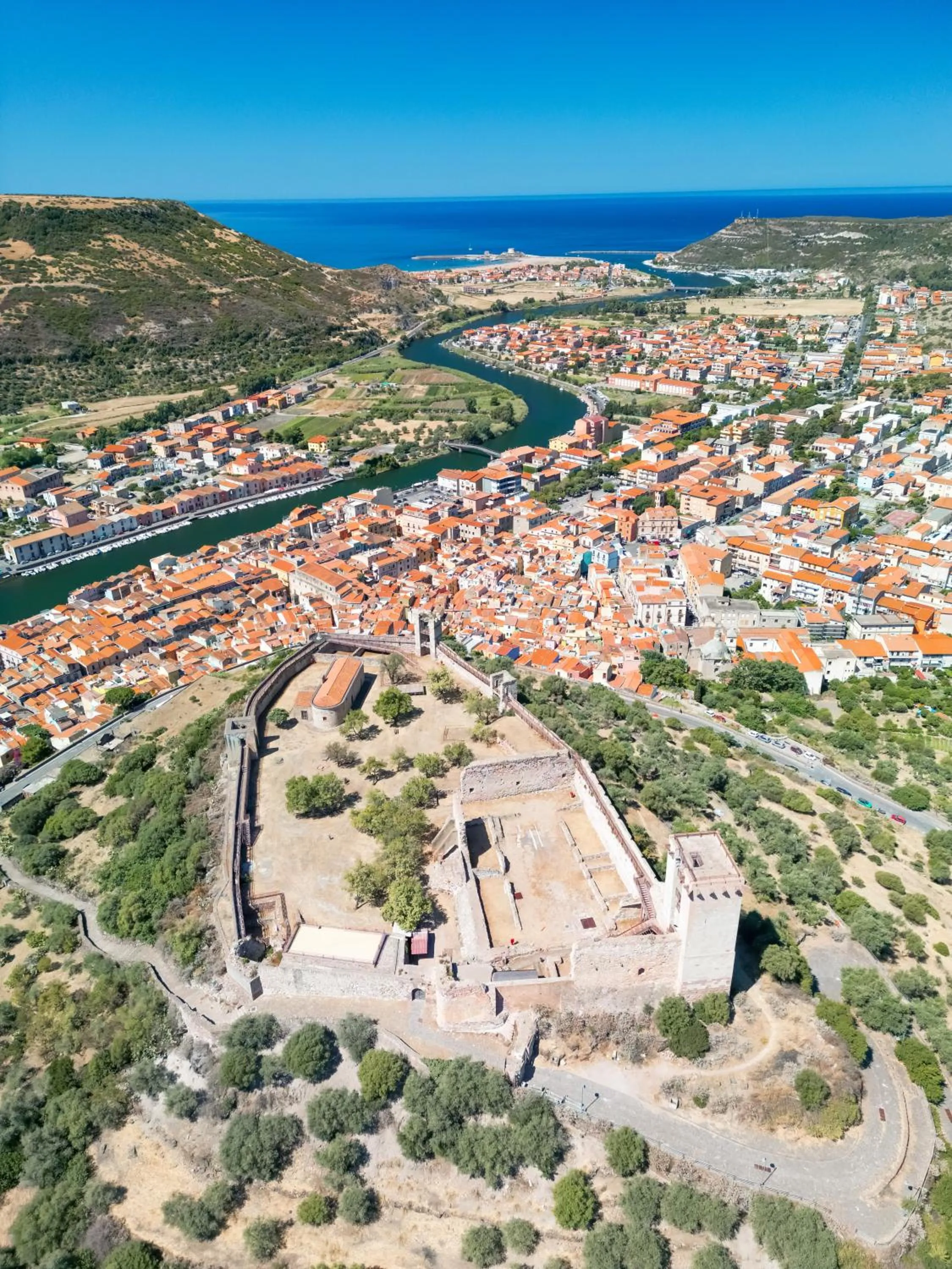 Neighbourhood in Bosa Queen House