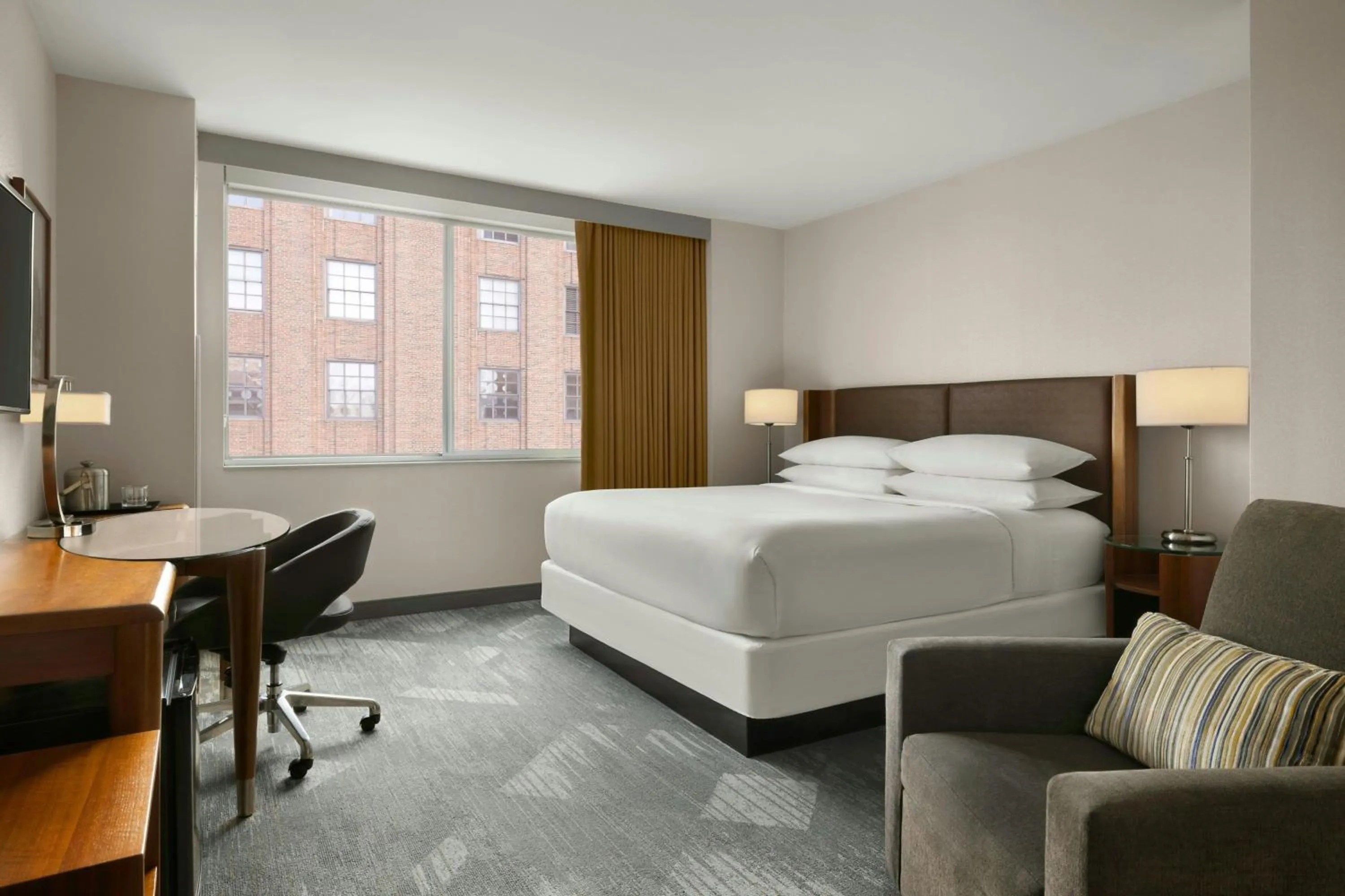 Photo of the whole room, Bed in Sheraton Tribeca New York Hotel