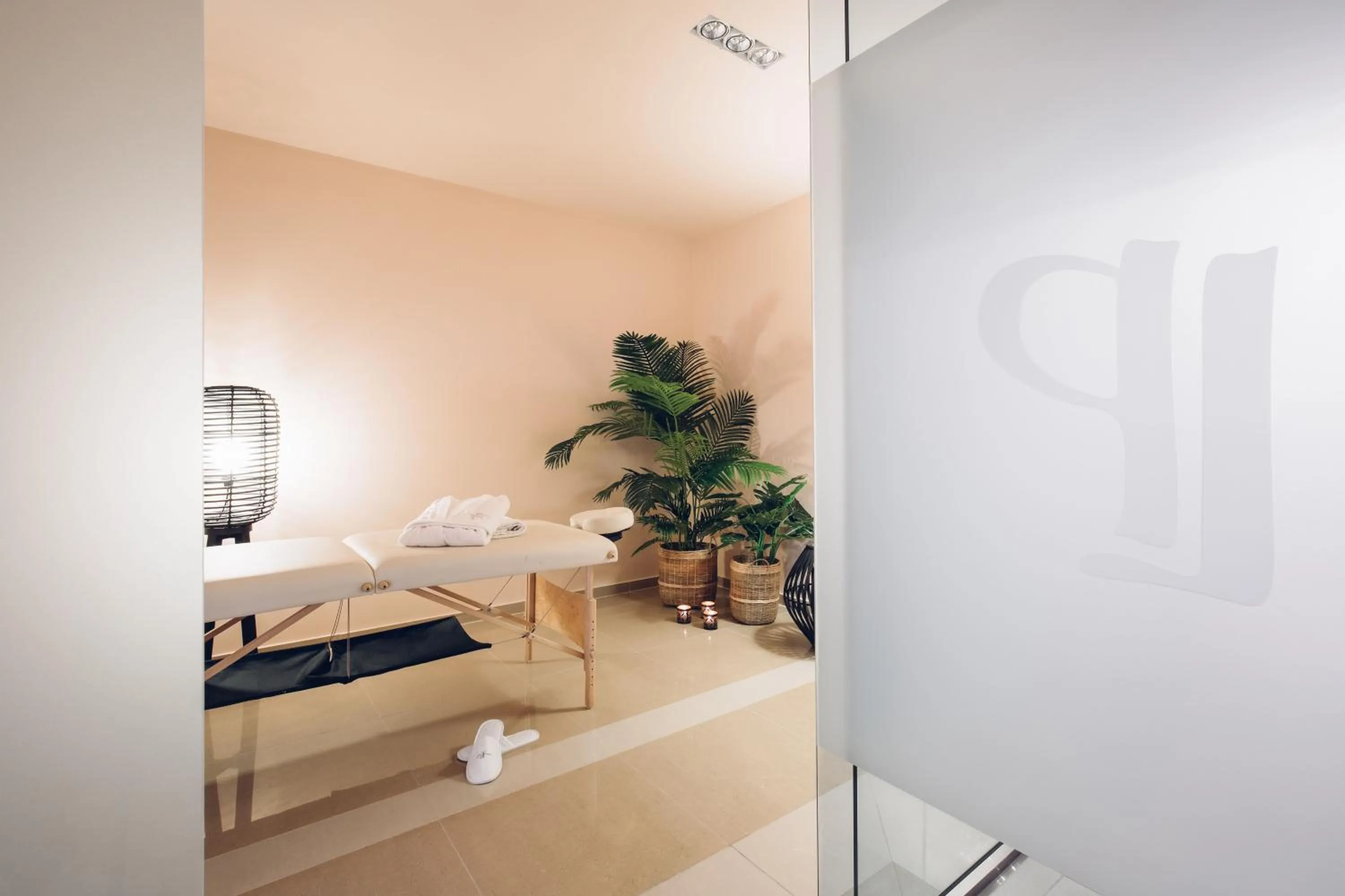 Massage in Libyan Princess