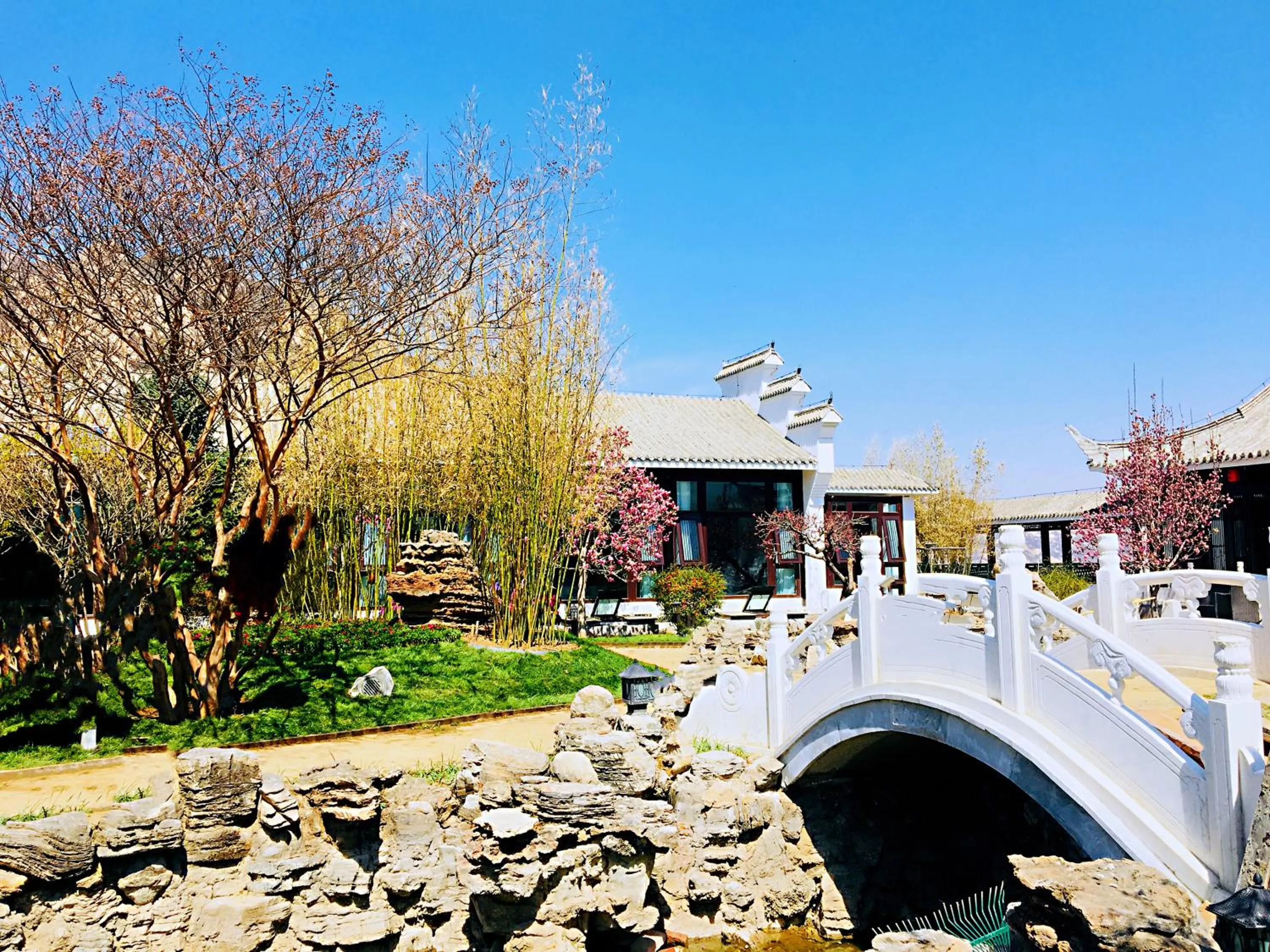 Garden view in Guan Sam Hotel