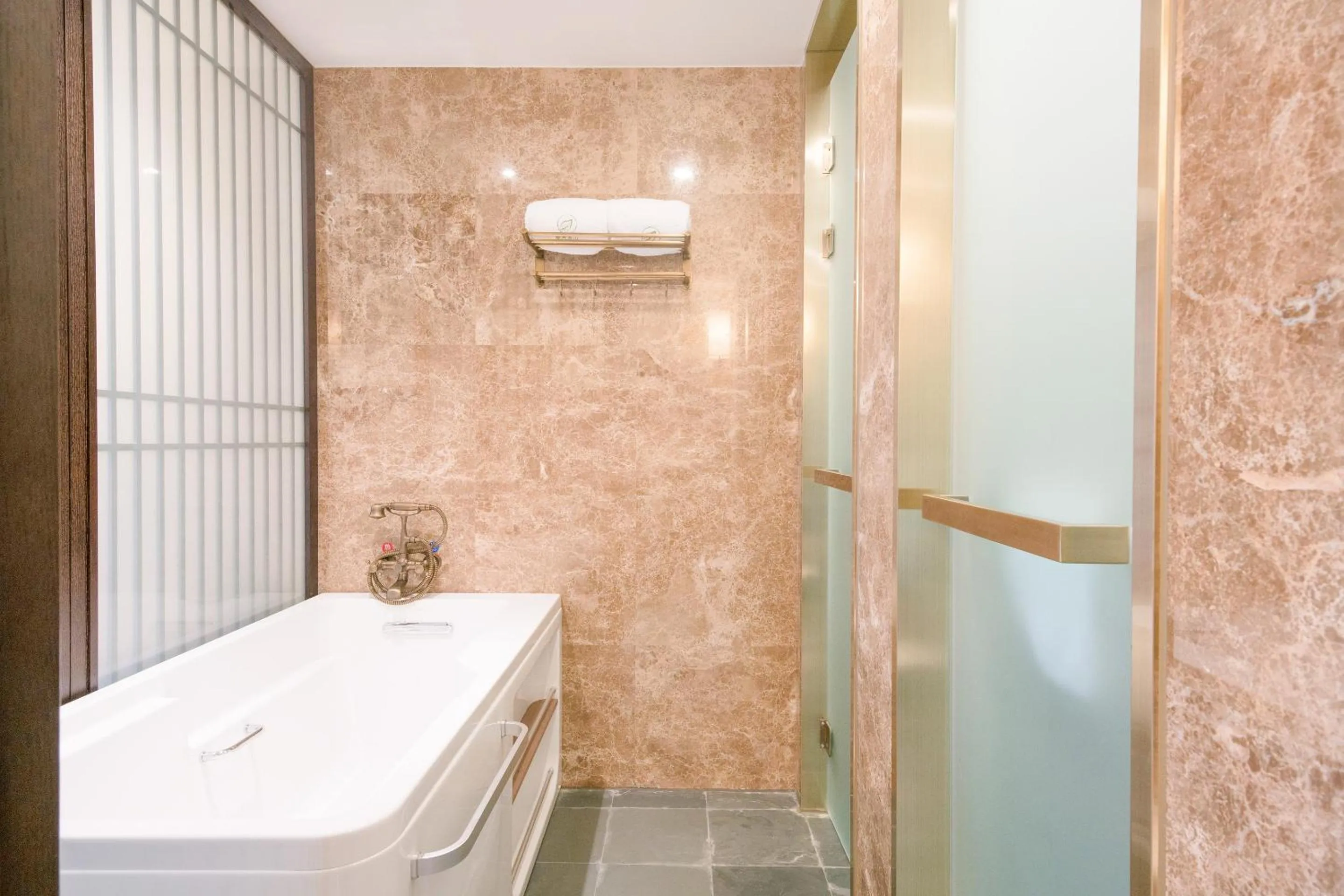 Bath in Guan Sam Hotel