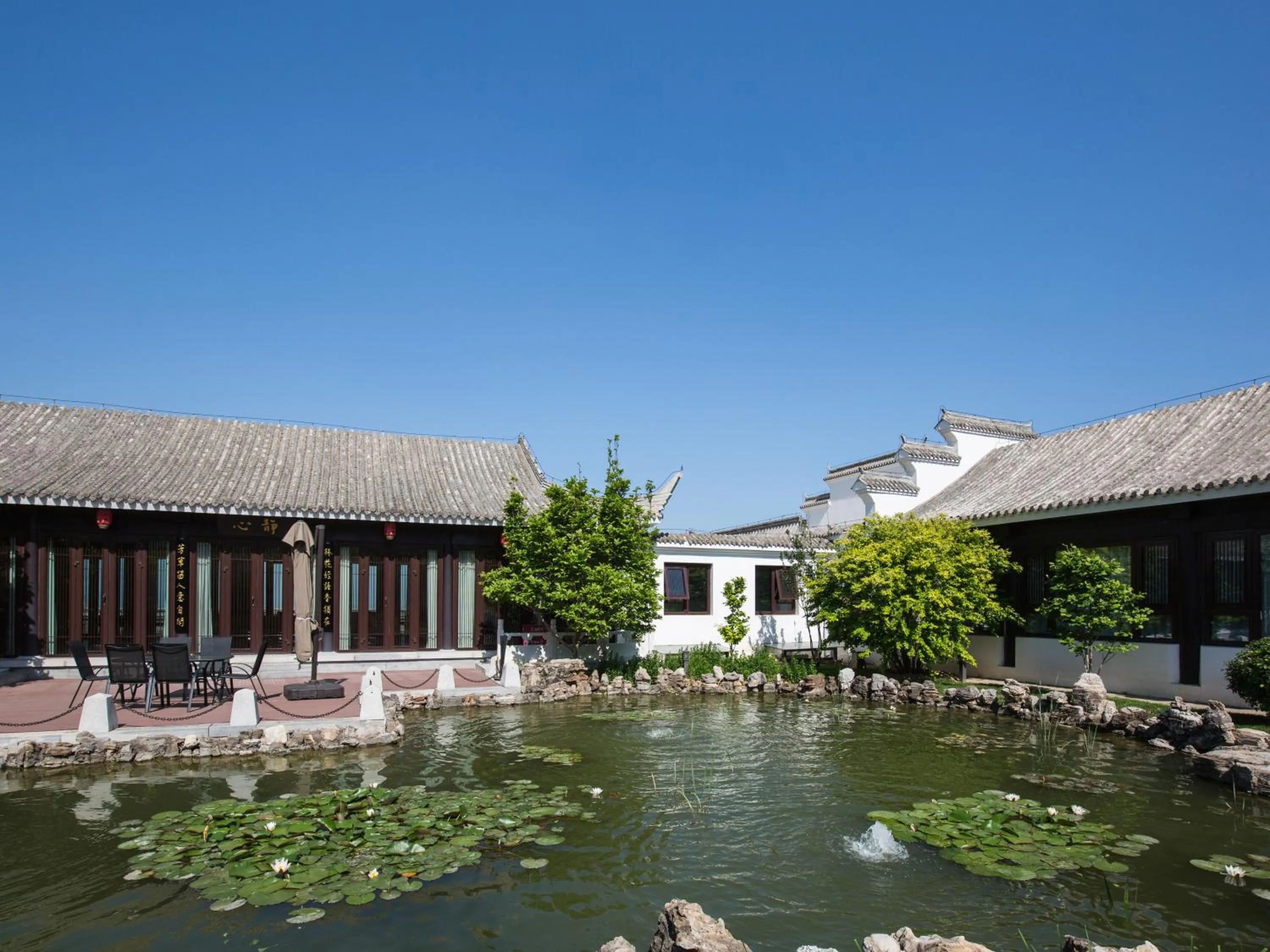 Property building in Guan Sam Hotel