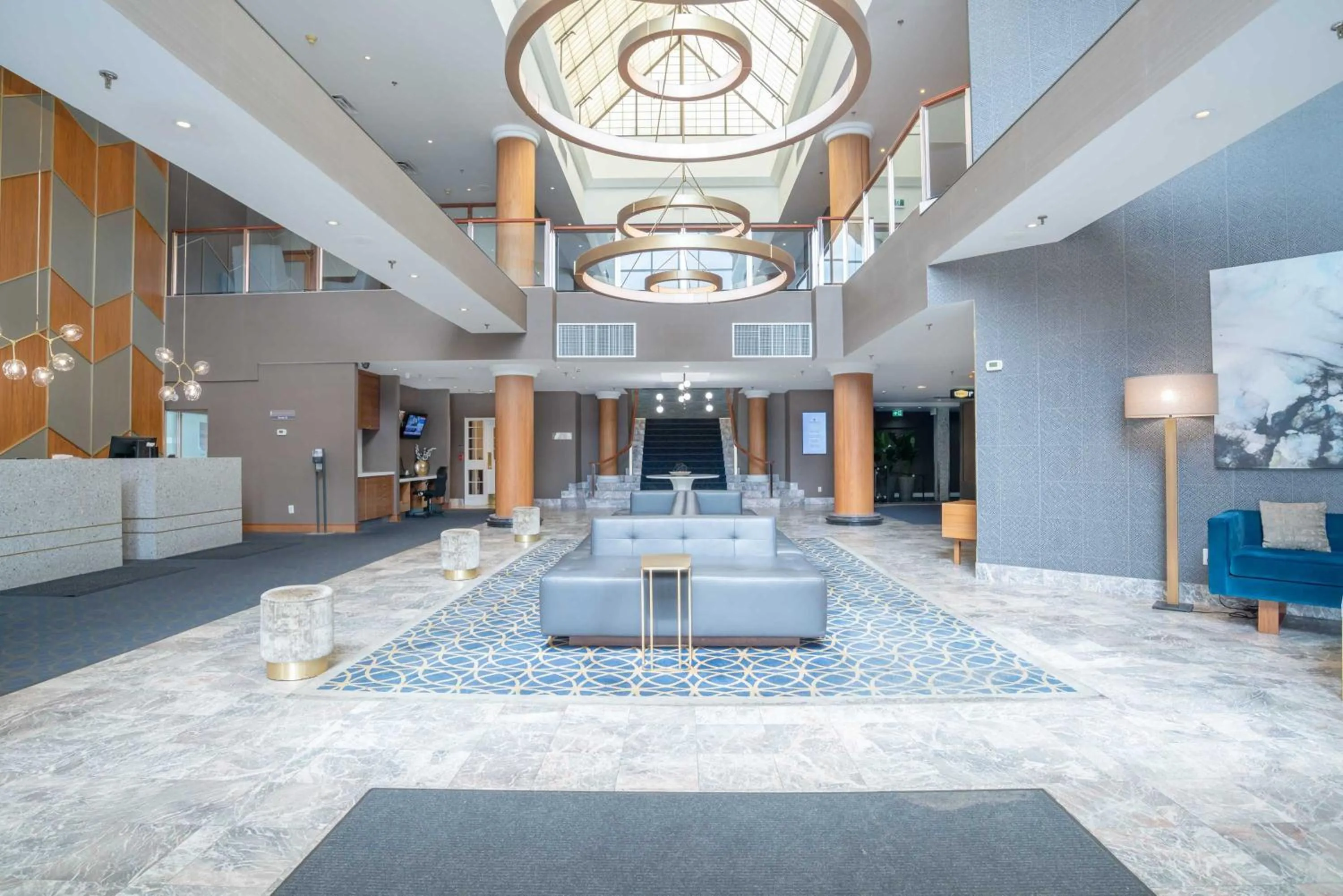 Lobby or reception in Sandman Signature Mississauga Hotel