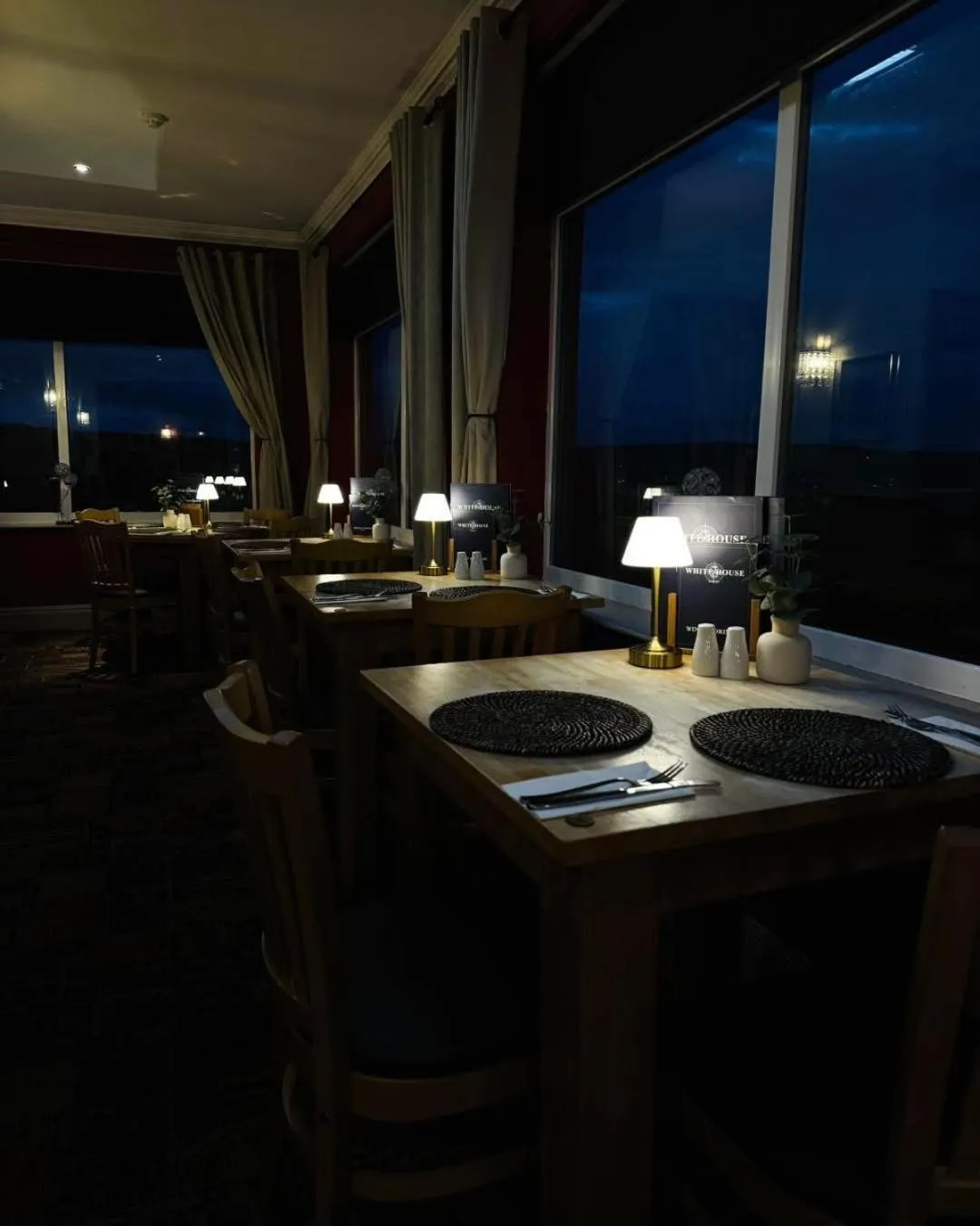 Restaurant/places to eat in The White House Inn - Whitby