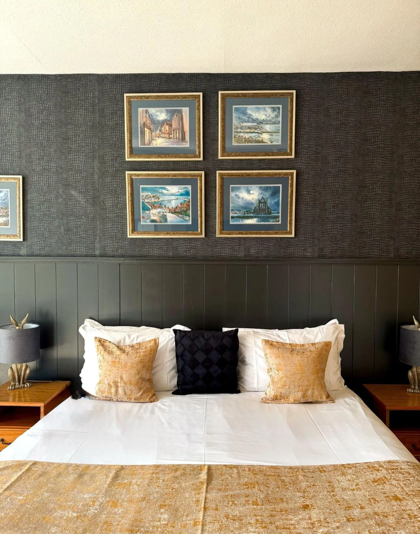 Bed in The White House Inn - Whitby