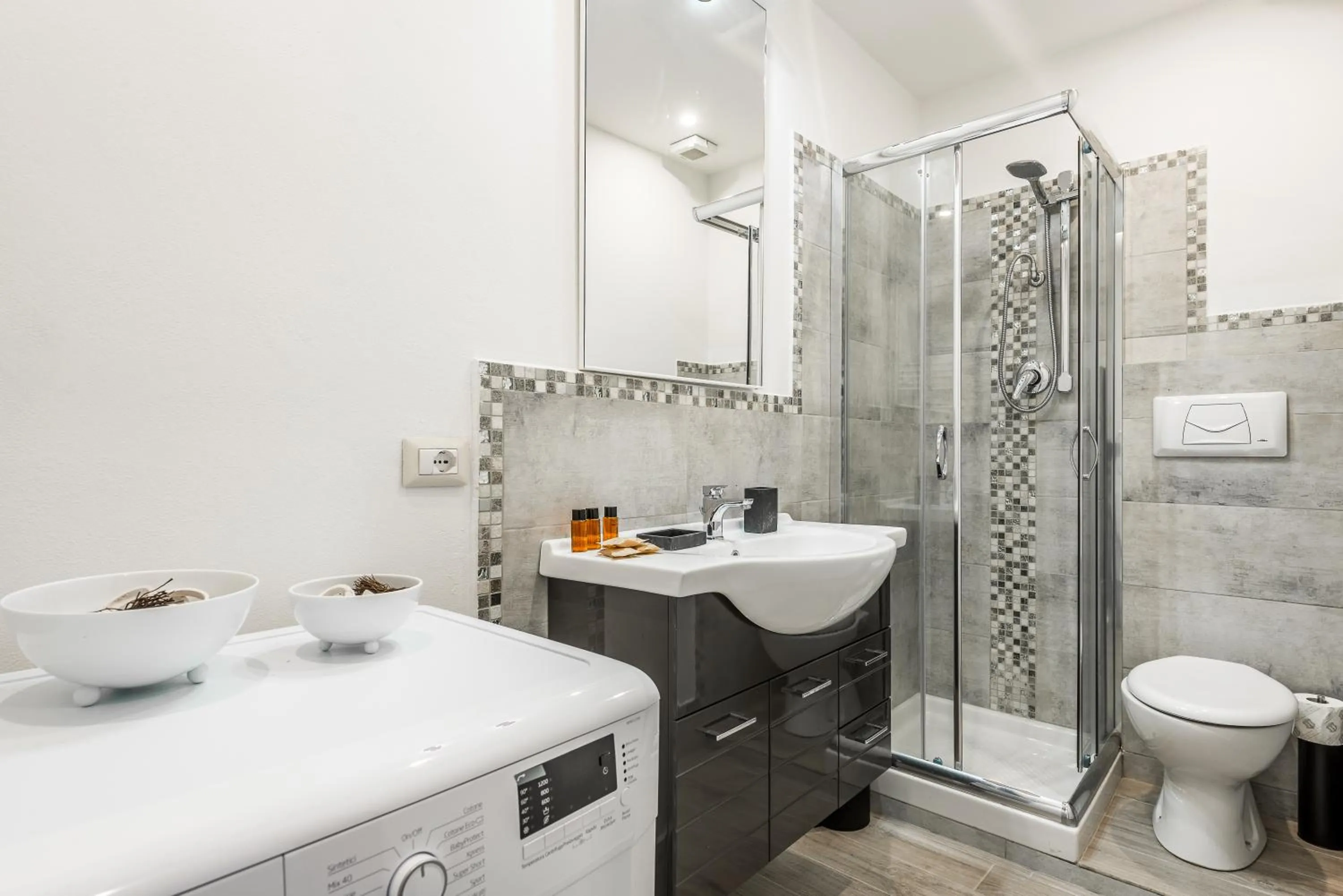 Shower in Dreamy Guelfa by Mmega